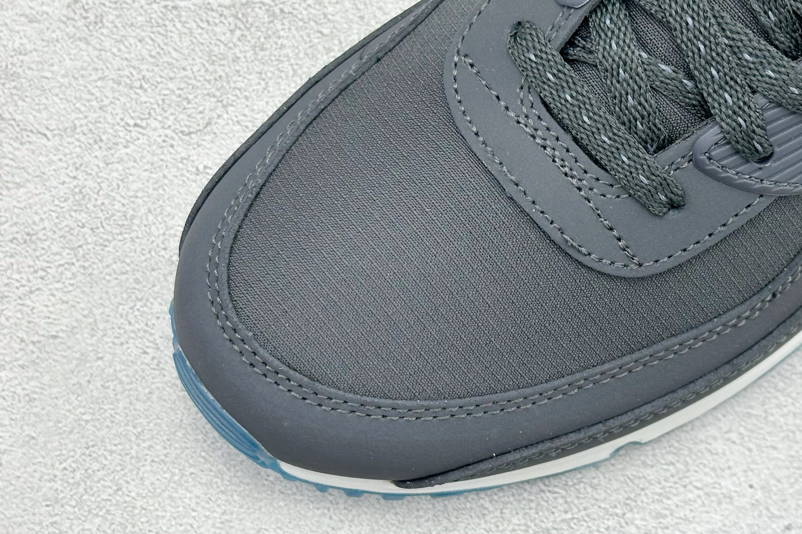 Nike Air Max 90 耐克复古气垫跑鞋 FV0381-001