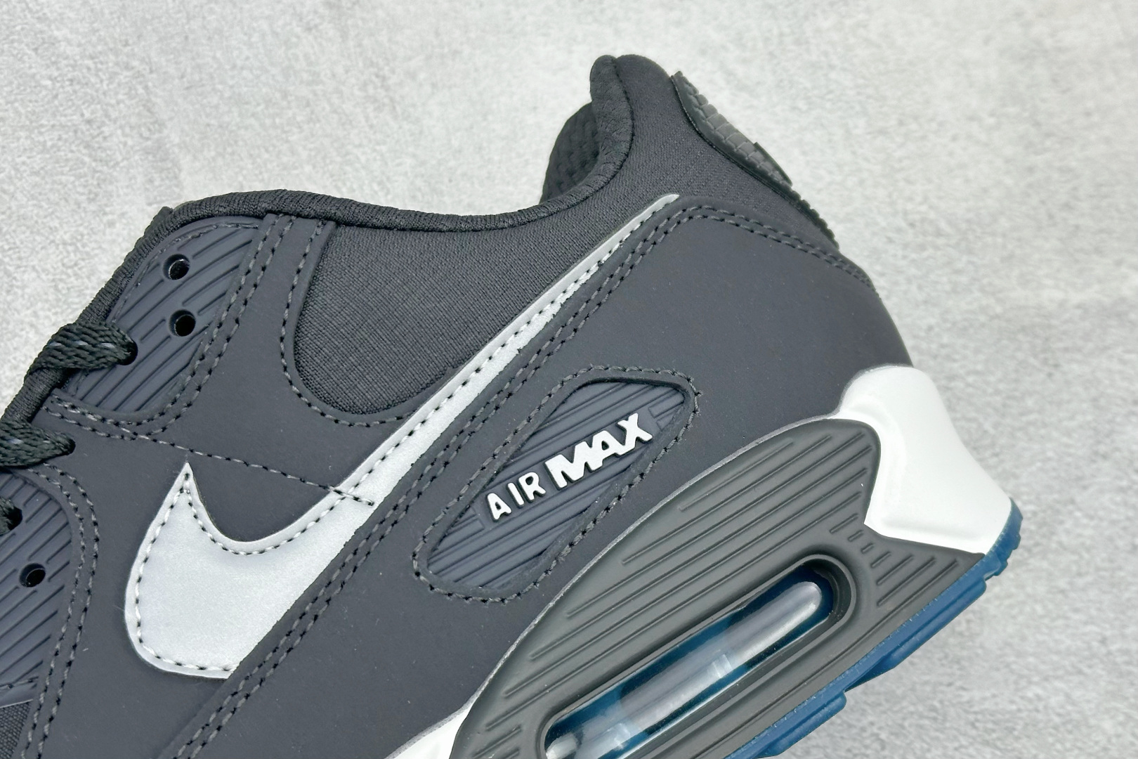 Nike Air Max 90 耐克复古气垫跑鞋 FV0381-001