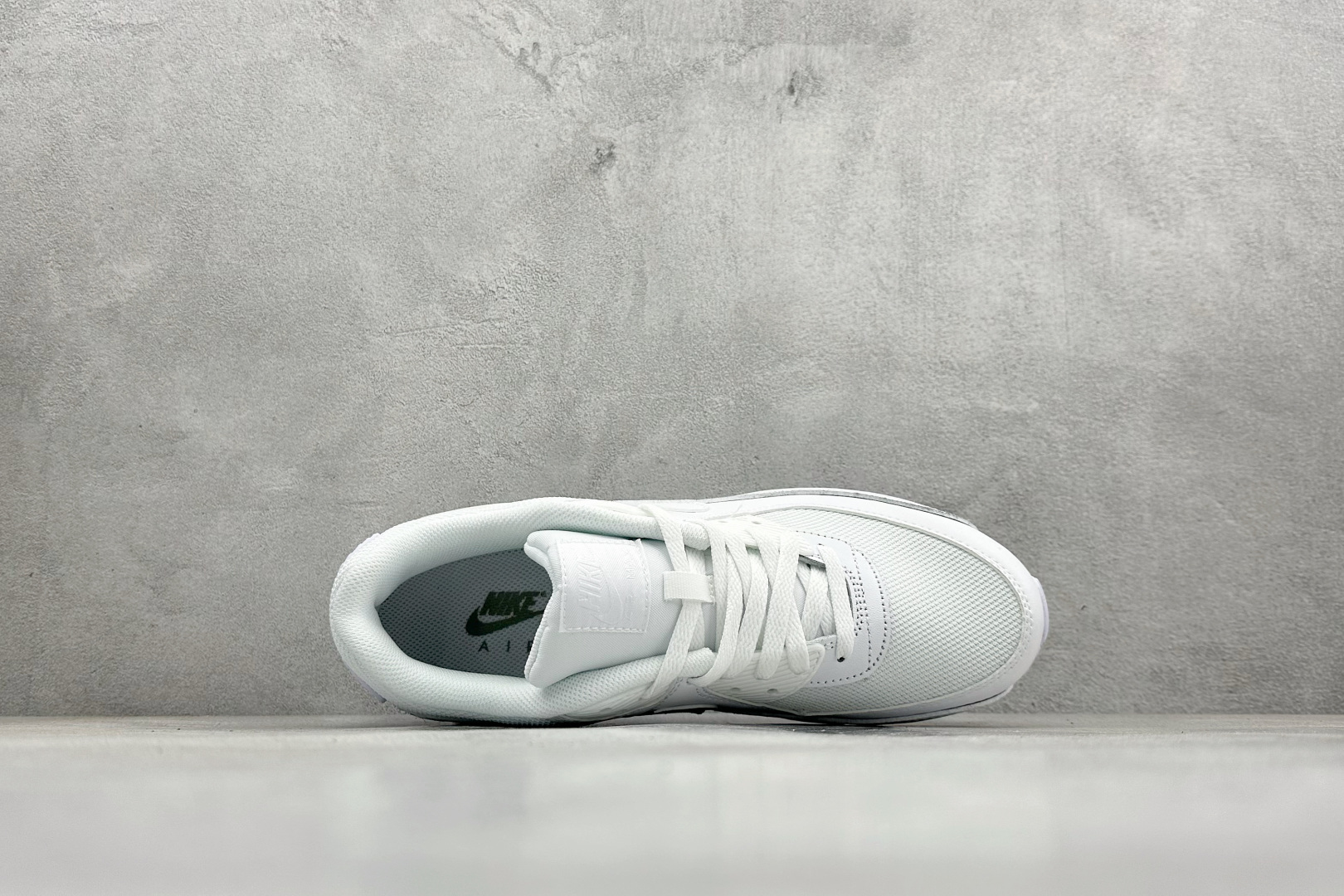 Nike Air Max 90 耐克复古气垫跑鞋 CN8490-100