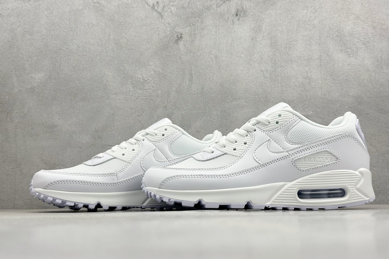 Nike Air Max 90 耐克复古气垫跑鞋 CN8490-100