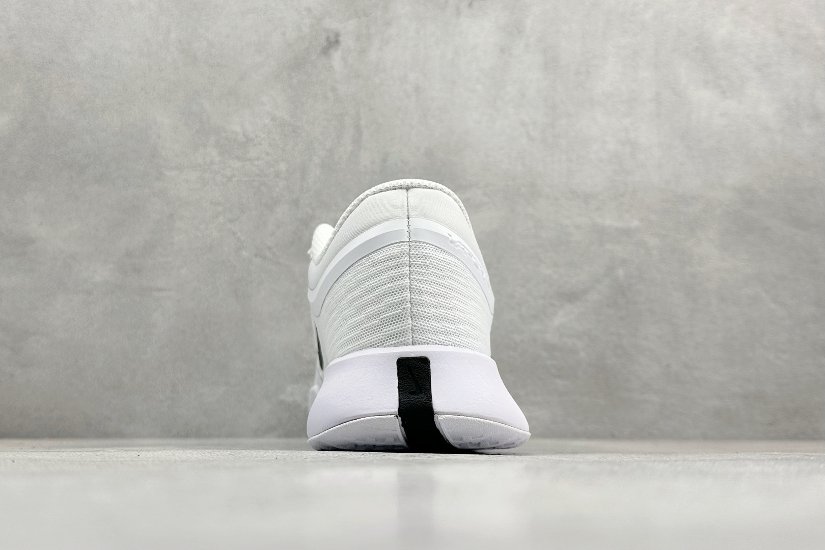 Nike M ZOOM VAPOR PRO 3 舒适百搭减震低帮网球鞋 FZ2161-101