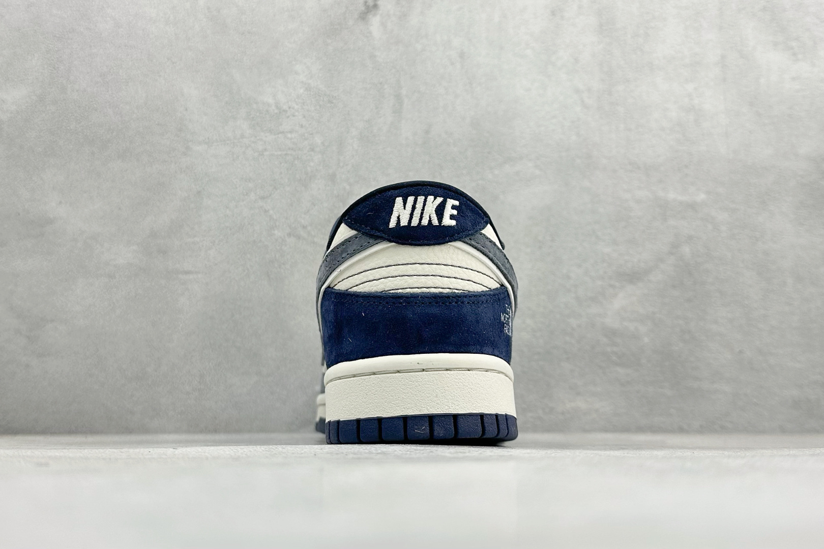 Nike SB Dunk Low“ 北面联名—米灰蓝笑脸” 周年高端定制 低帮休闲板鞋 MN1688-102