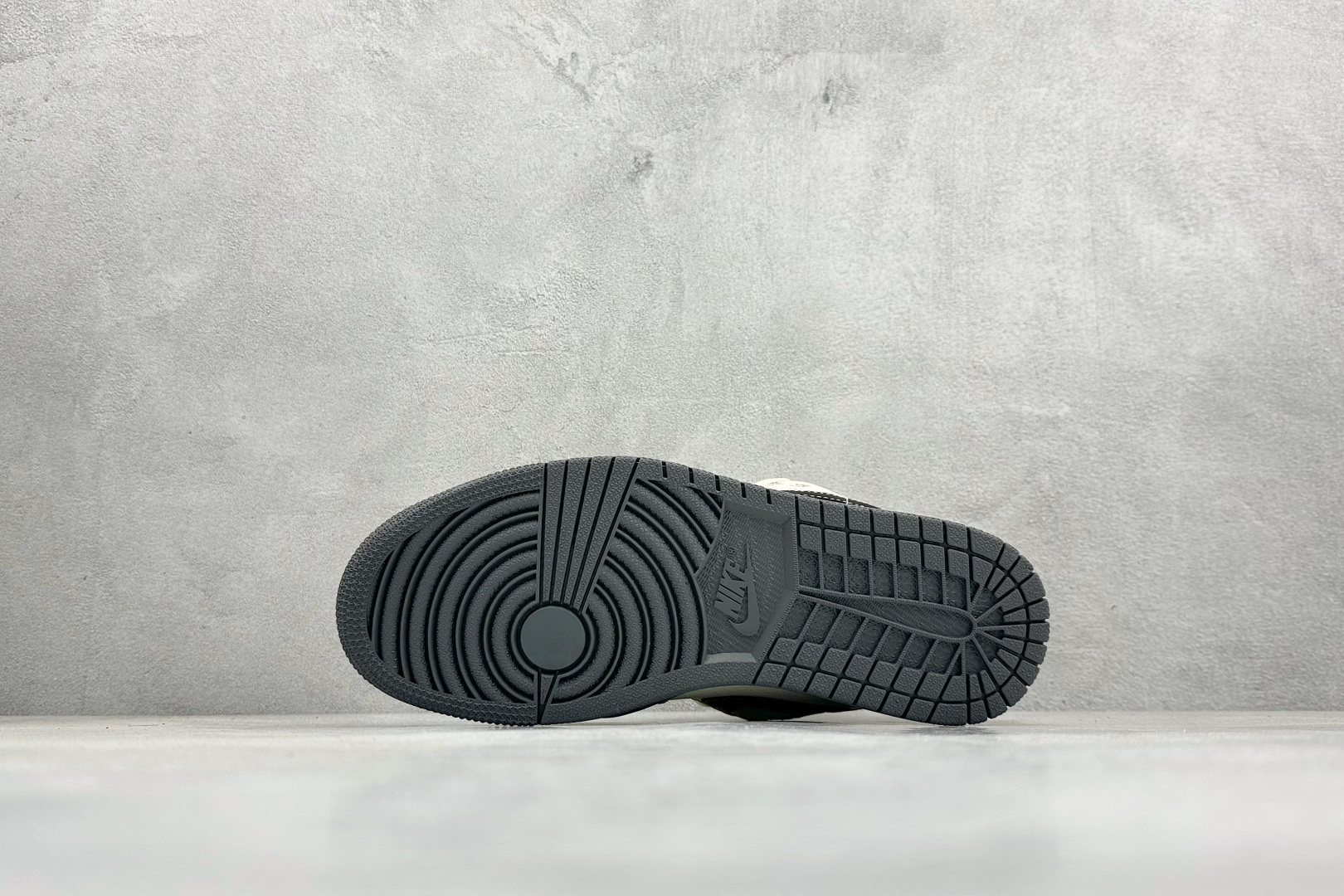 Air Jordan 1 Low AJ1 乔1 纪梵希联名 低帮复古篮球鞋QL1988-001