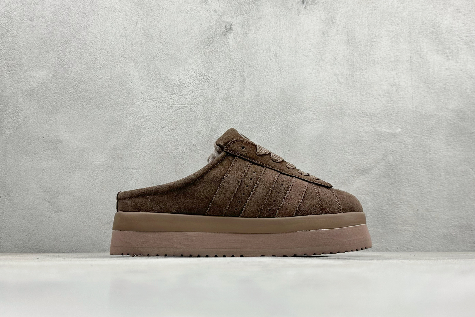 AdidCAMPUS 00s WTR LO W 阿迪系列面包风经典复古低帮百搭休闲加绒半拖 JR3731