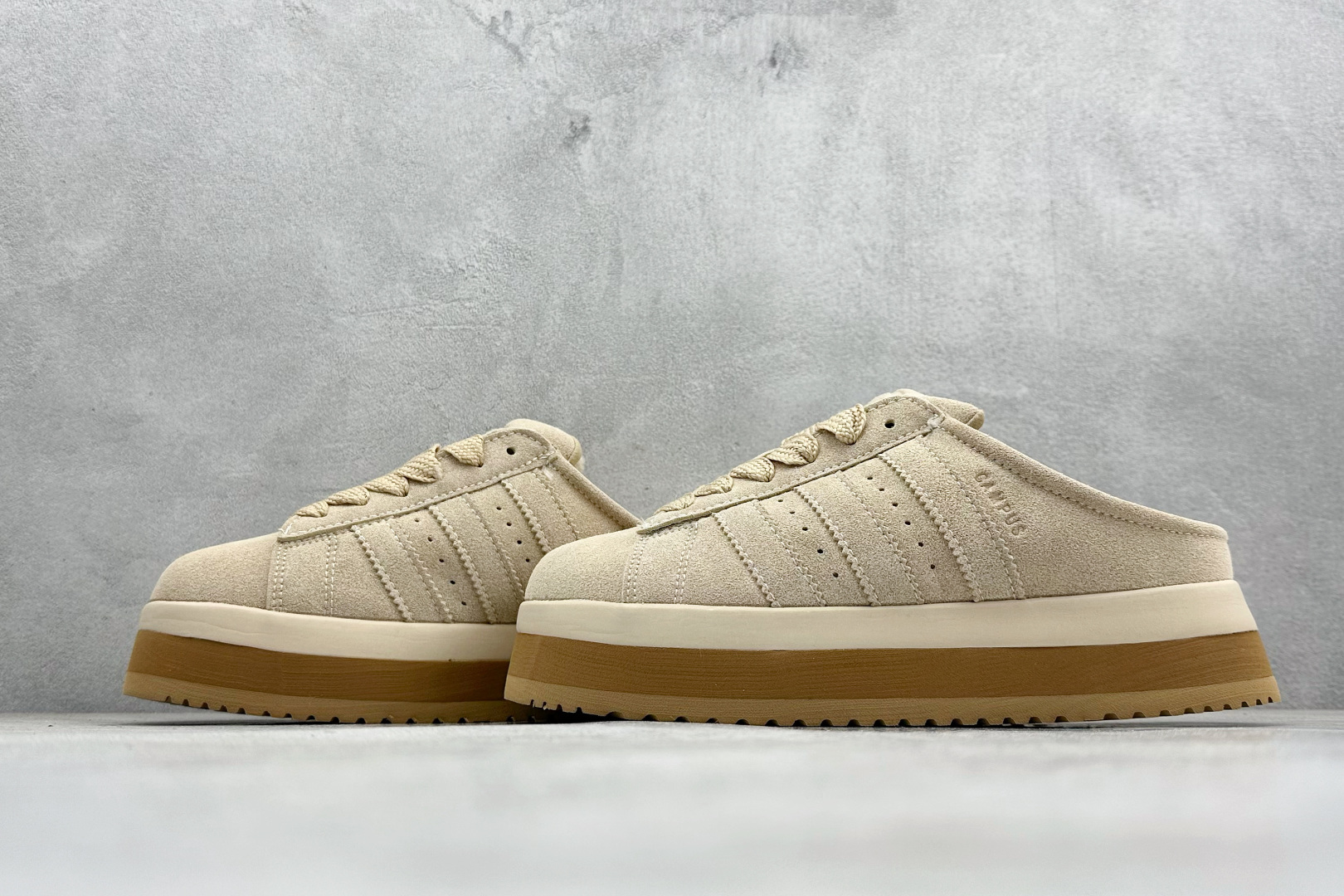 AdidCAMPUS 00s WTR LO W 阿迪系列面包风经典复古低帮百搭休闲加绒半拖 JR3732