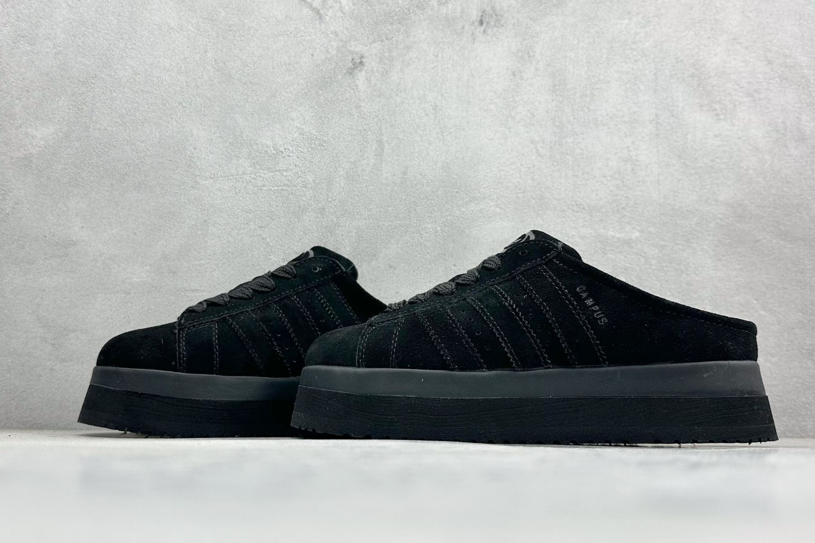 AdidCAMPUS 00s WTR LO W 阿迪系列面包风经典复古低帮百搭休闲加绒半拖 JR3733