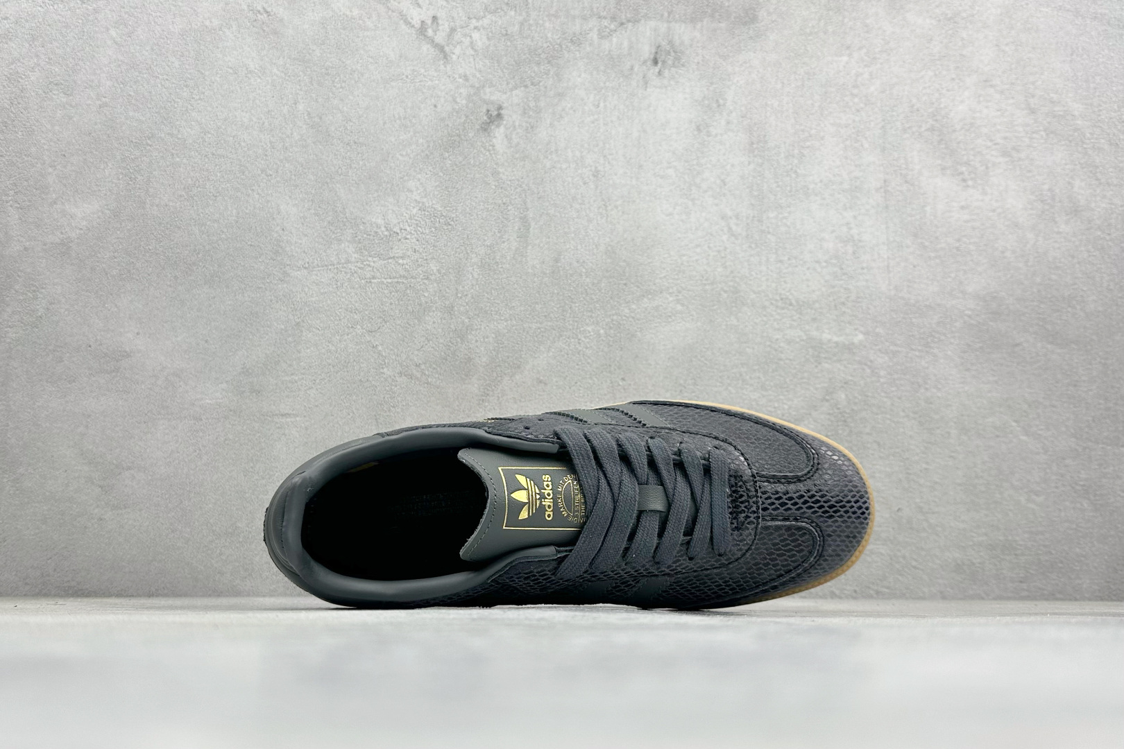 XL版AdidOriginals Samba 阿迪达斯三叶草 桑巴舞系列绅士德训足球风百搭低帮休闲运动板鞋 JQ3532-莆田鞋,莆田鞋货源,高仿鞋,高仿鞋货源,安福档口,莆田高仿鞋,莆田鞋批发,高仿鞋批发,莆田高仿运动鞋,高仿运动鞋,莆田运动鞋 XL版AdidOriginals Samba 阿迪达斯三叶草 桑巴舞系列绅士德训足球风百搭低帮休闲运动板鞋 JQ3532