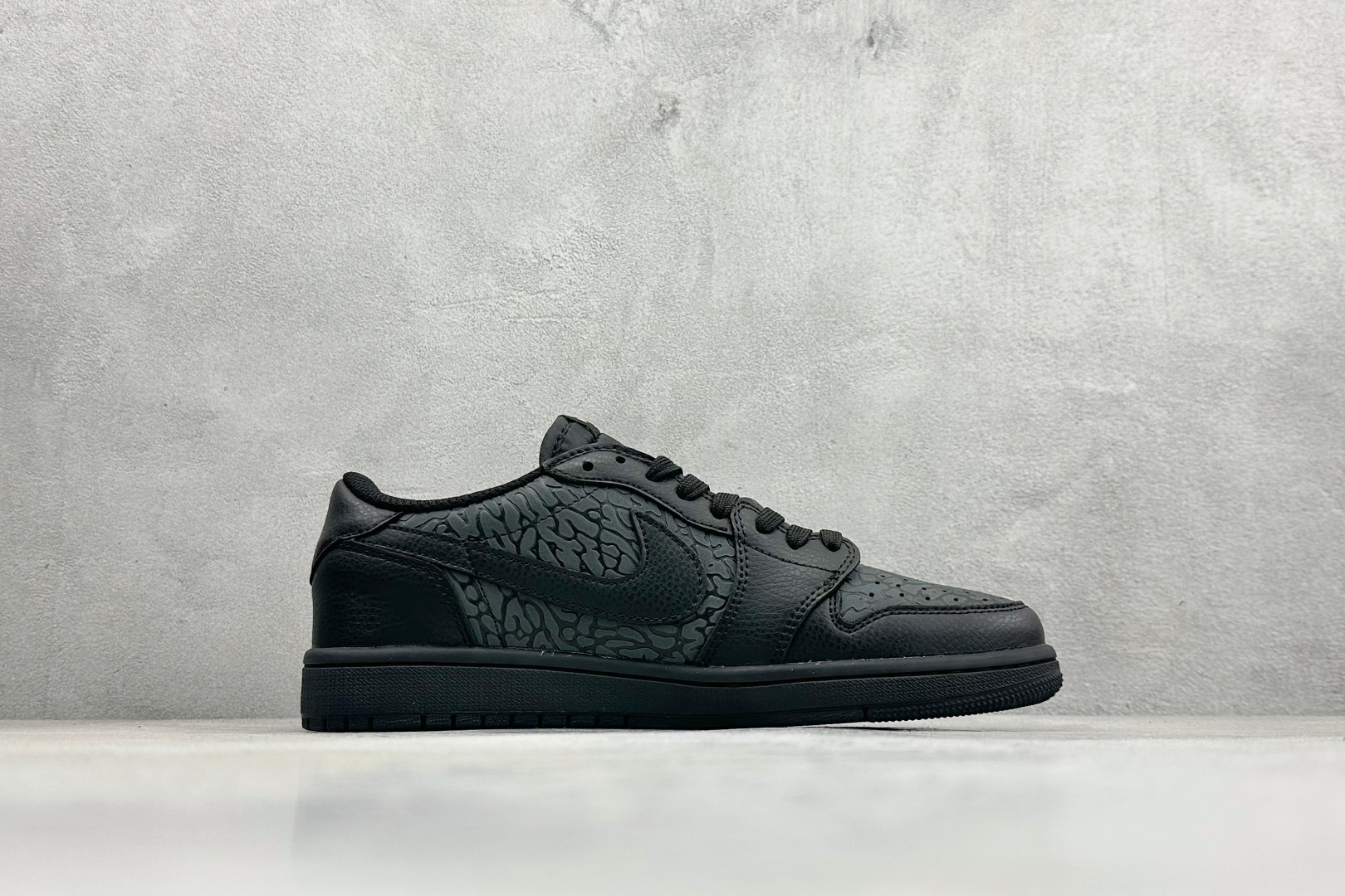 XC版Travis Scott x Fragment Design x Air Jordan 1 Low SP AJ1 乔1黑金 低帮文化休闲板鞋 DZ5899-043