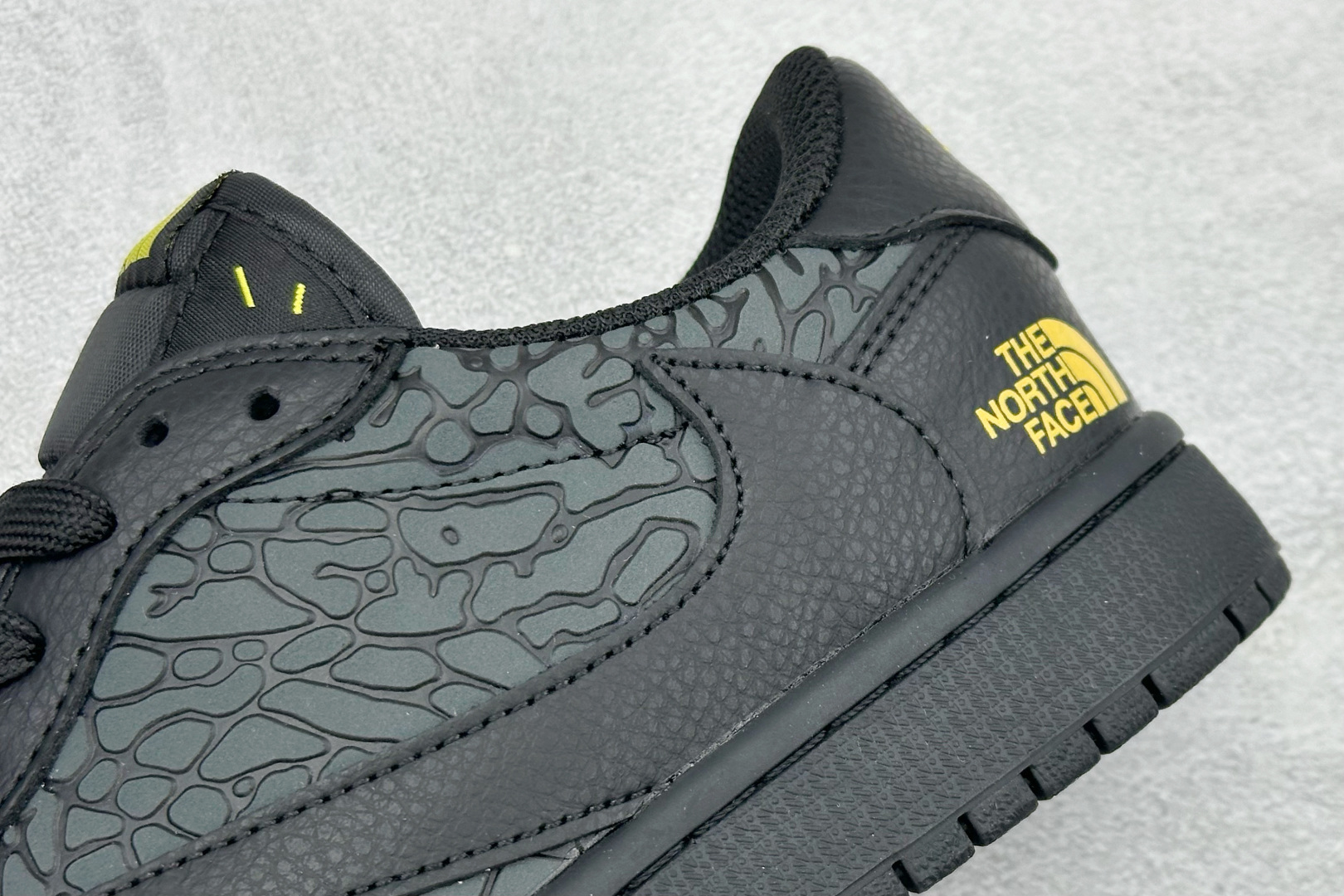 XC版Travis Scott x Fragment Design x Air Jordan 1 Low SP AJ1 乔1黑金 低帮文化休闲板鞋 DZ5899-043