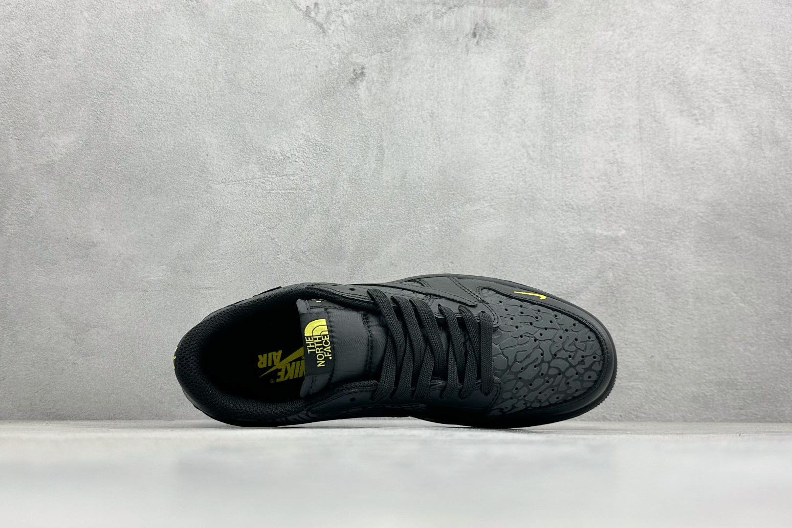 XC版Travis Scott x Fragment Design x Air Jordan 1 Low SP AJ1 乔1黑金 低帮文化休闲板鞋 DZ5899-043