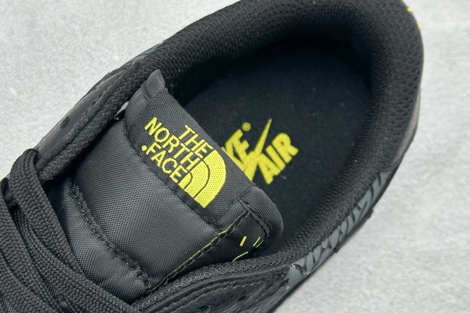 XC版Travis Scott x Fragment Design x Air Jordan 1 Low SP AJ1 乔1黑金 低帮文化休闲板鞋 DZ5899-043