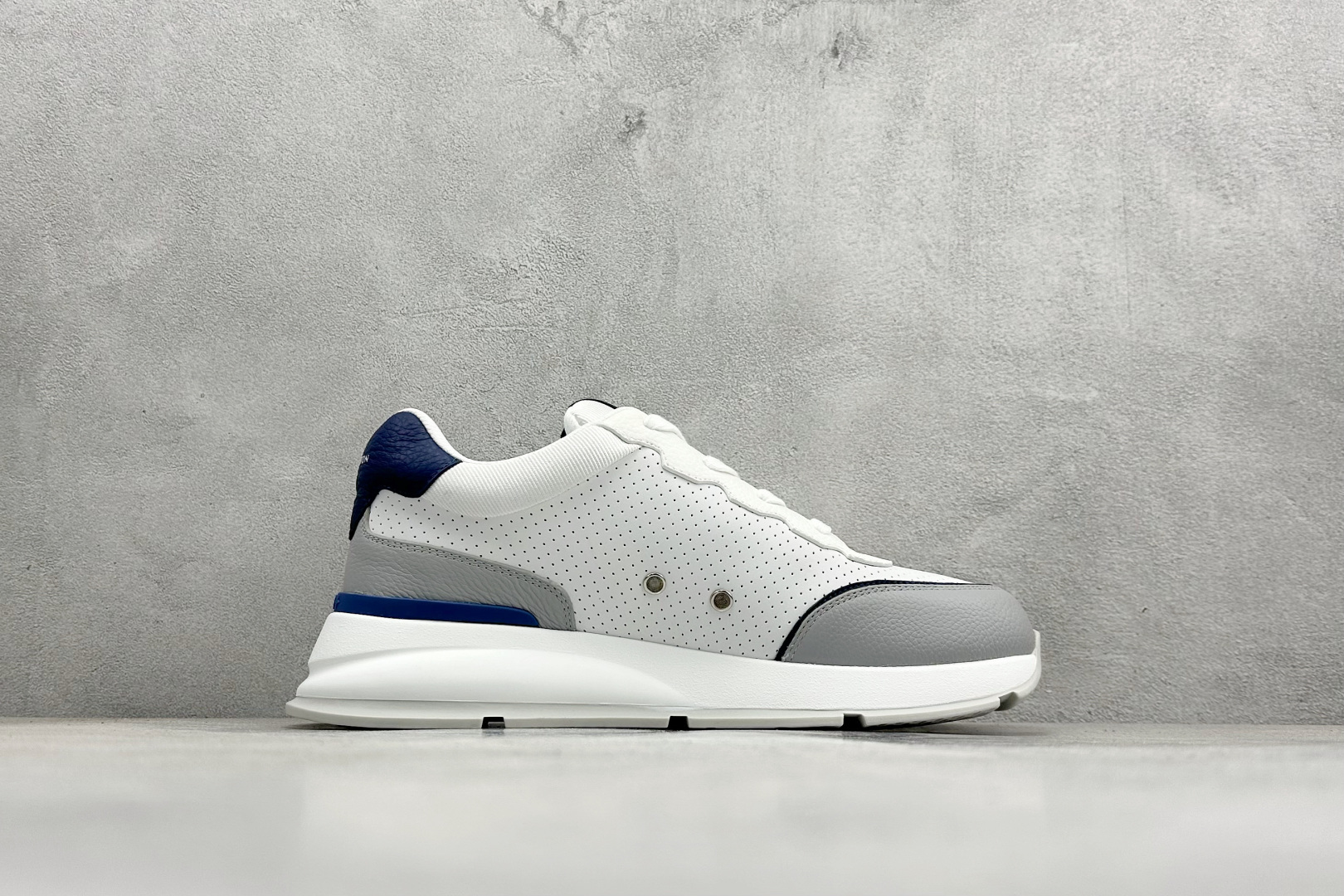 YS纯原LOUIS VUITT2025 秋冬男士系列 Classic 牛皮革 圆头系带 低帮生活休闲鞋 海蓝色