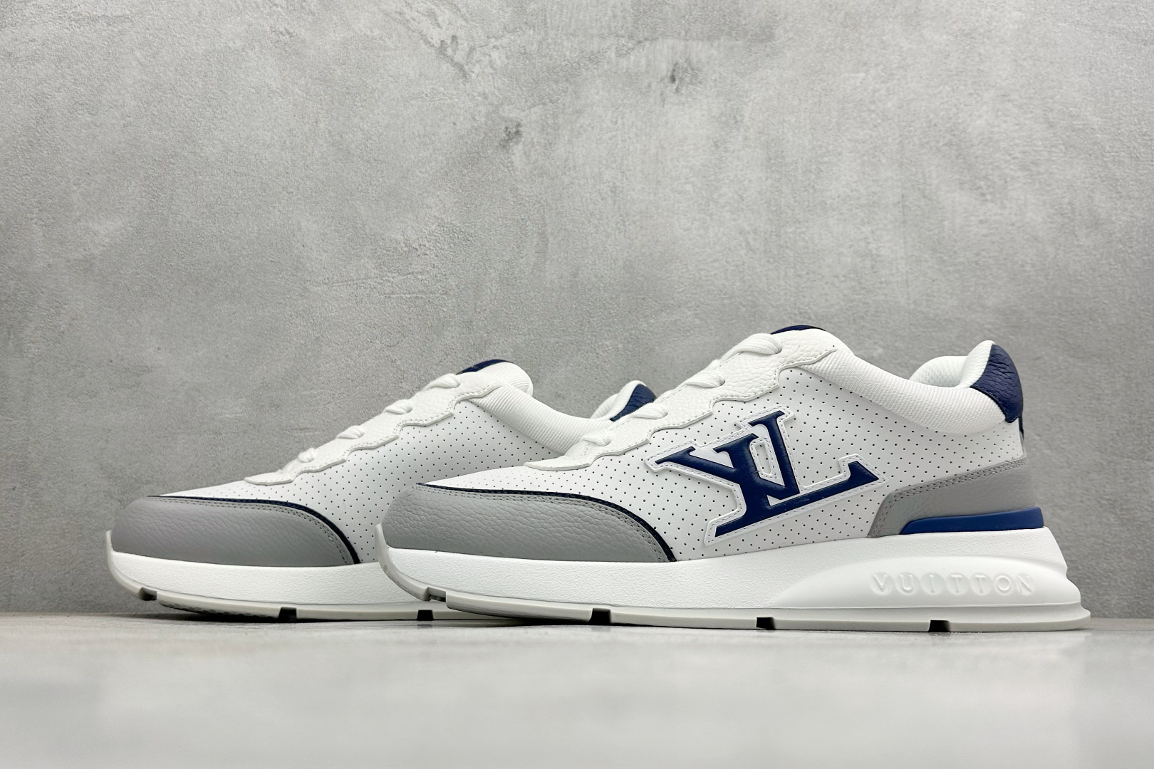 YS纯原LOUIS VUITT2025 秋冬男士系列 Classic 牛皮革 圆头系带 低帮生活休闲鞋 海蓝色