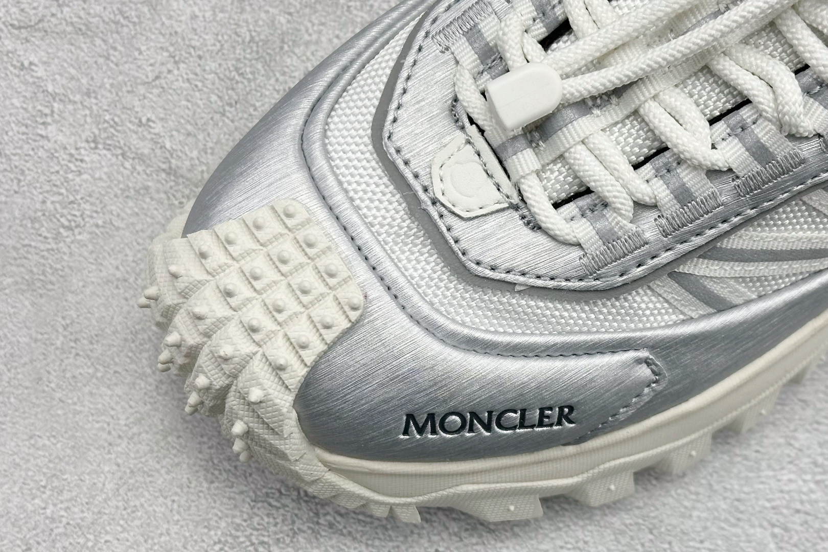 Moncler 蒙口 Trailgrip AMOEBA厚底系带耐磨低帮运动休闲鞋 J109A4M00100M
