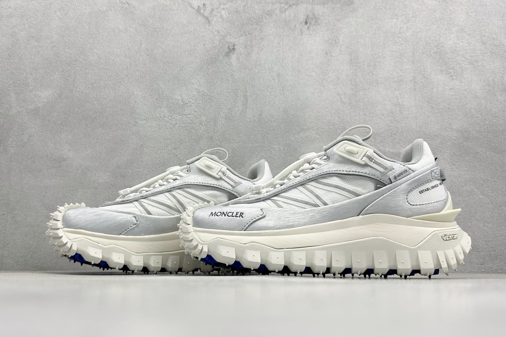 Moncler 蒙口 Trailgrip AMOEBA厚底系带耐磨低帮运动休闲鞋 J109A4M00100M