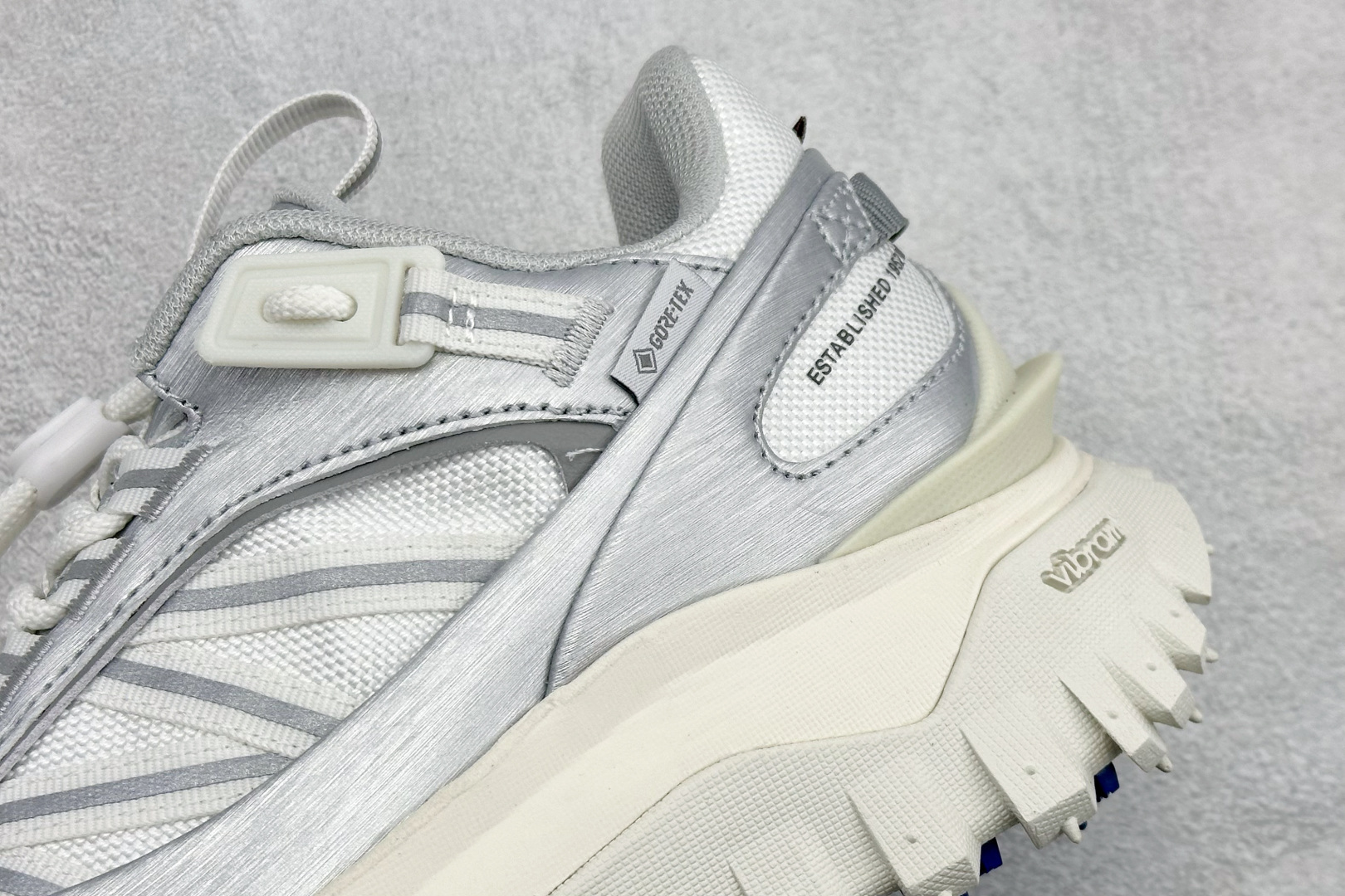 Moncler 蒙口 Trailgrip AMOEBA厚底系带耐磨低帮运动休闲鞋 J109A4M00100M