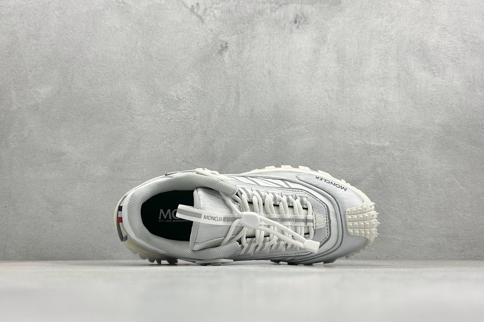 Moncler 蒙口 Trailgrip AMOEBA厚底系带耐磨低帮运动休闲鞋 J109A4M00100M