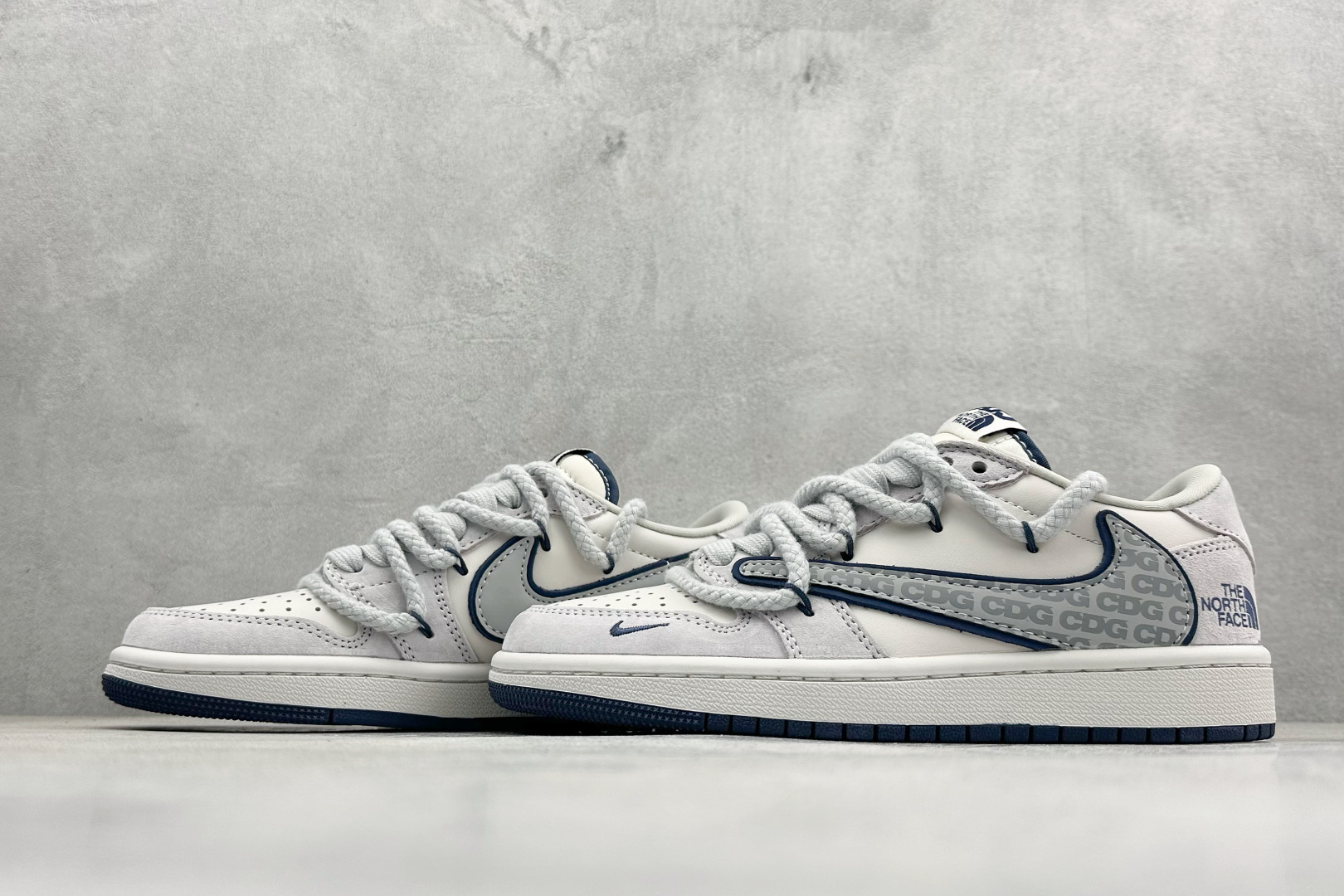 Travis Scott x Fragment Design x Jordan Air Jordan 1 Low SP “北面联名——CDG米蓝抽绳” XX3318-515