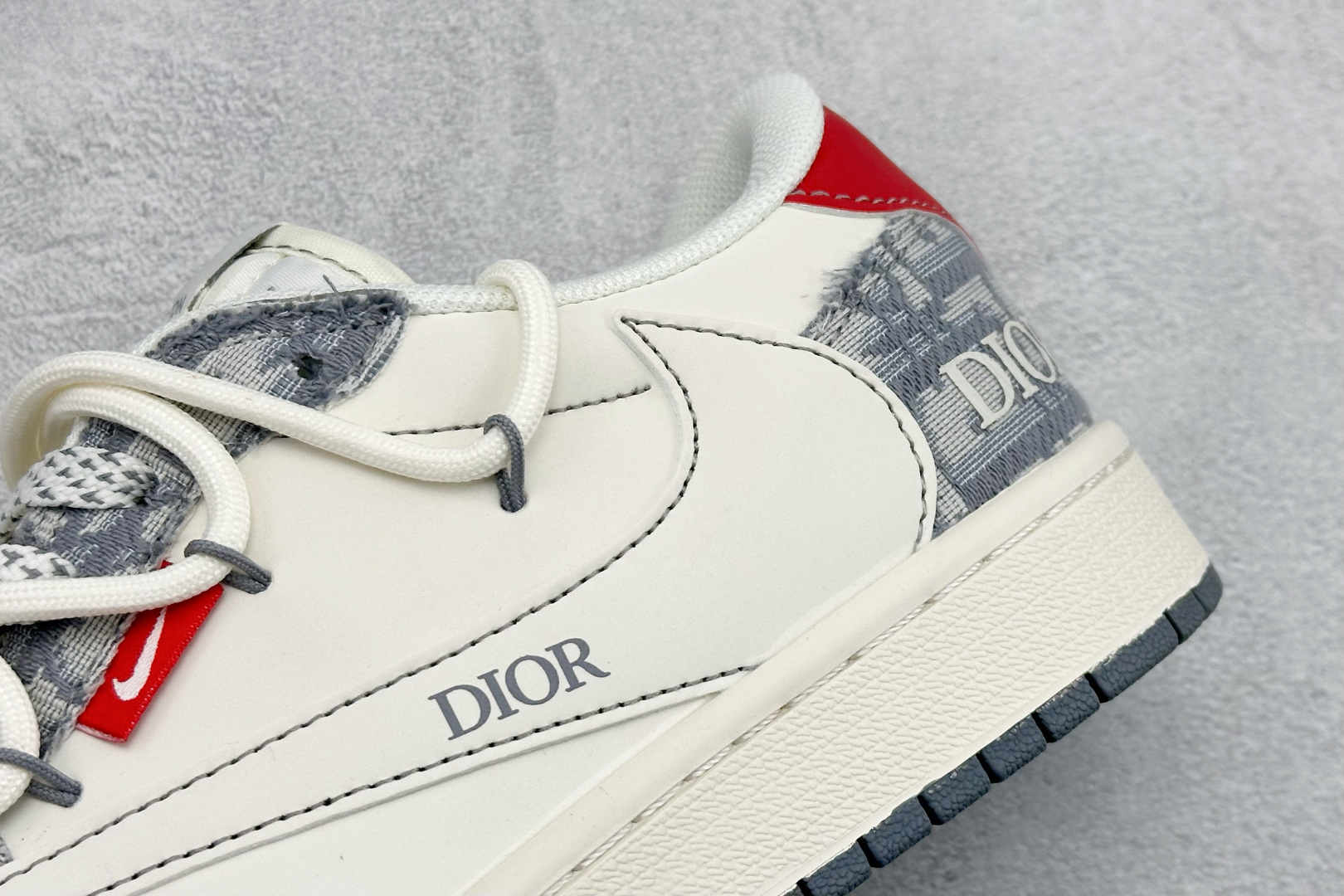 Travis Scott x Fragment Design x Jordan Air Jordan 1 Low SP 迪奥联名-米灰牛仔布红标” HT5088-602