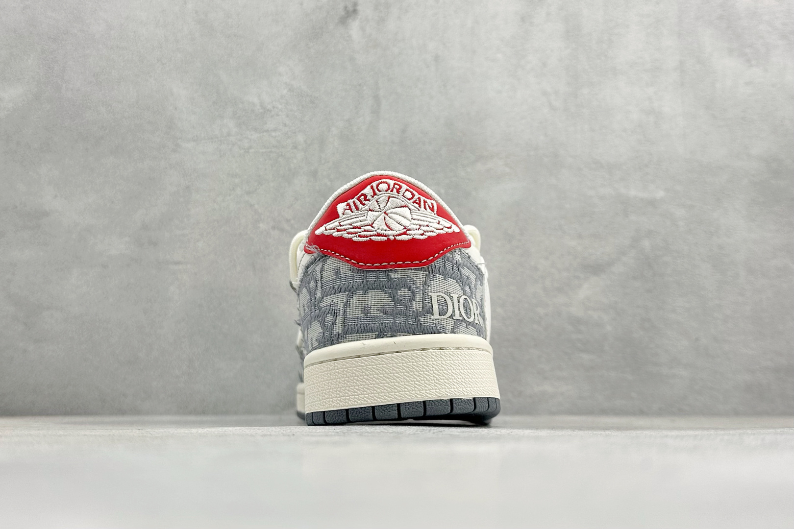 Travis Scott x Fragment Design x Jordan Air Jordan 1 Low SP 迪奥联名-米灰牛仔布红标” HT5088-602