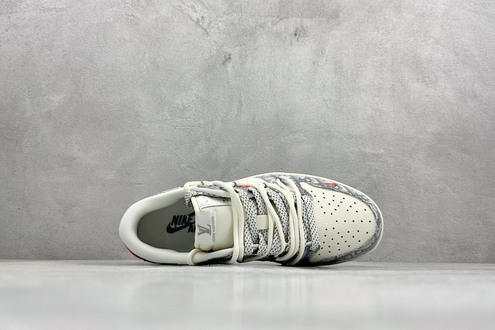 Travis Scott x Fragment Design x Jordan Air Jordan 1 Low SP 迪奥联名-米灰牛仔布红标” HT5088-602
