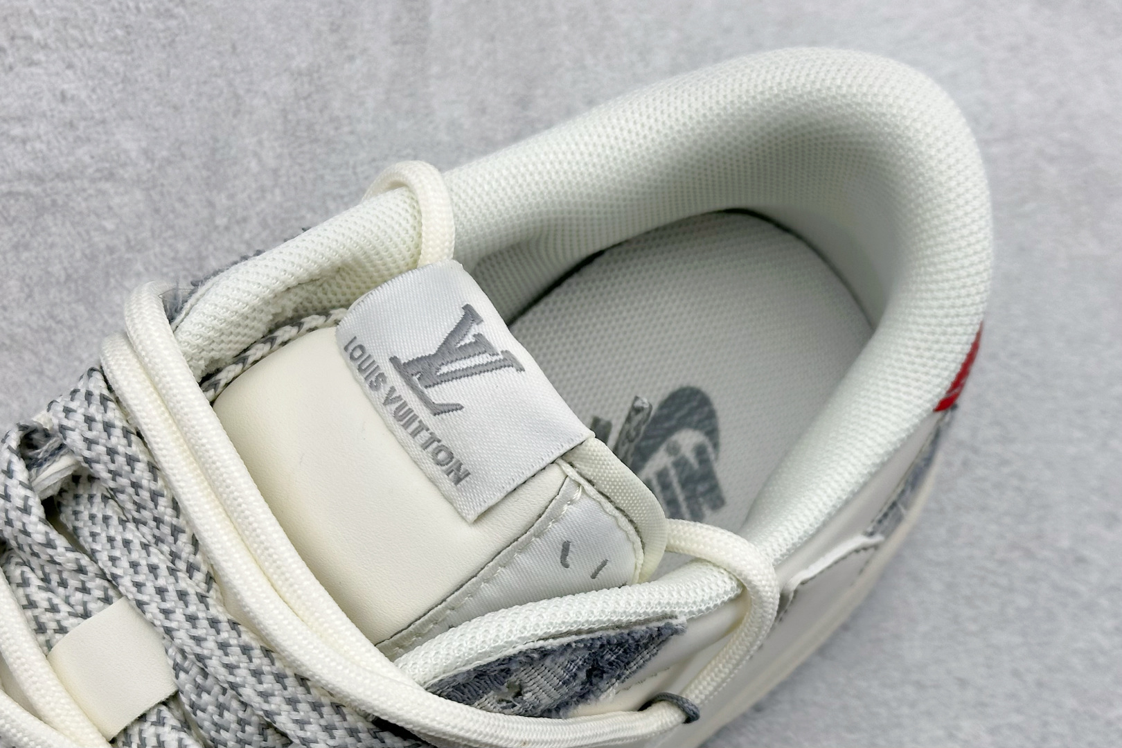 Travis Scott x Fragment Design x Jordan Air Jordan 1 Low SP 迪奥联名-米灰牛仔布红标” HT5088-602