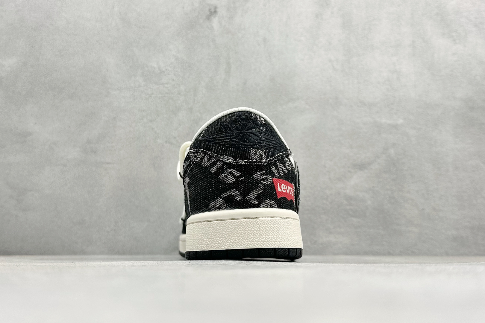 Travis Scott x Fragment Design x Jordan Air Jordan 1 Low SP 李维斯联名——“米白黑帆布绑带” HT5088-600