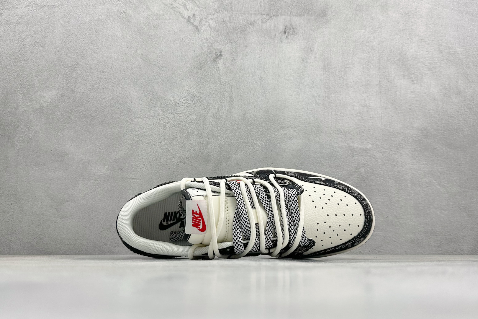 Travis Scott x Fragment Design x Jordan Air Jordan 1 Low SP 李维斯联名——“米白黑帆布绑带” HT5088-600