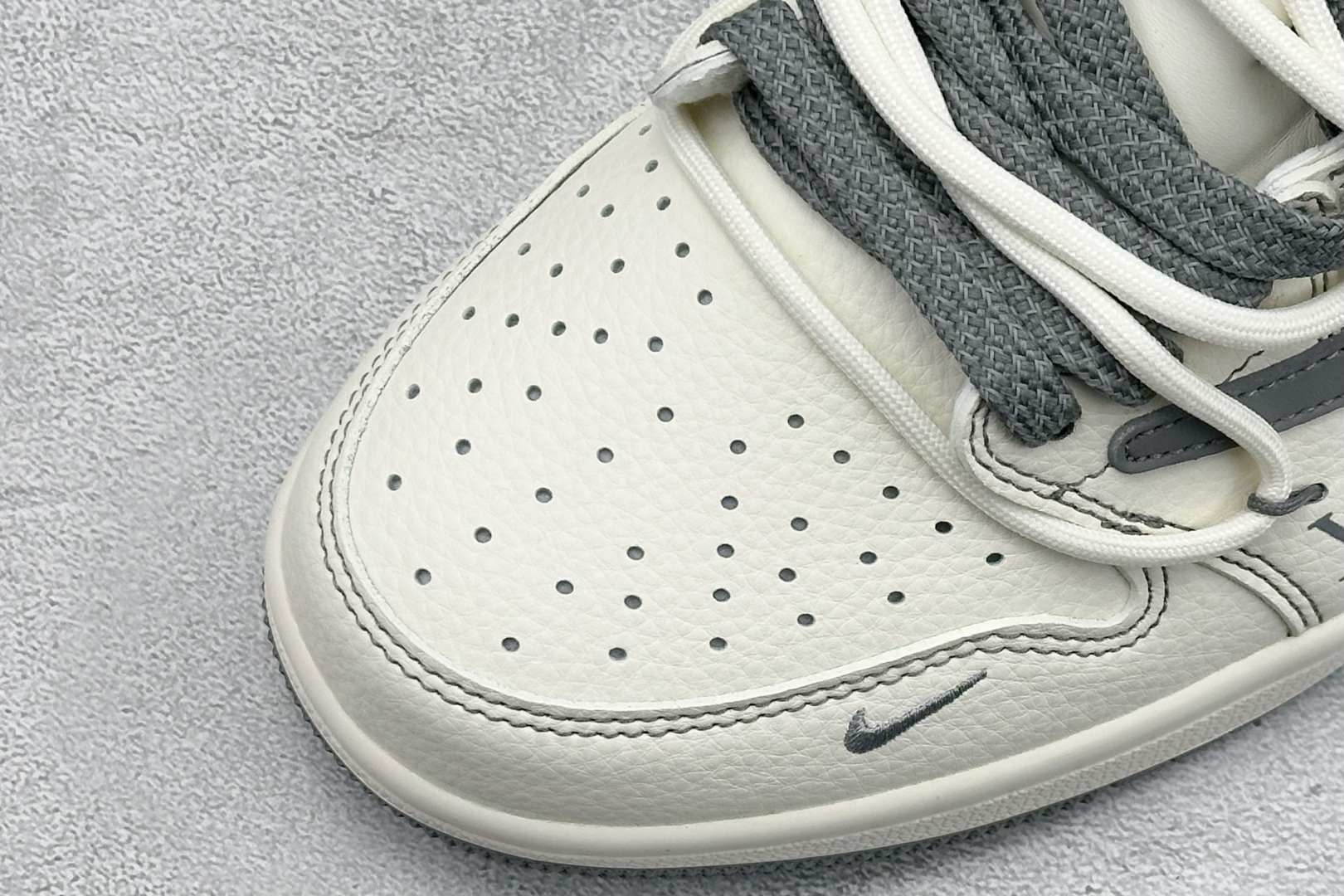 Travis Scott x Fragment Design x Jordan Air Jordan 1 Low SP LV联名-米灰印花红标”HT5088-605