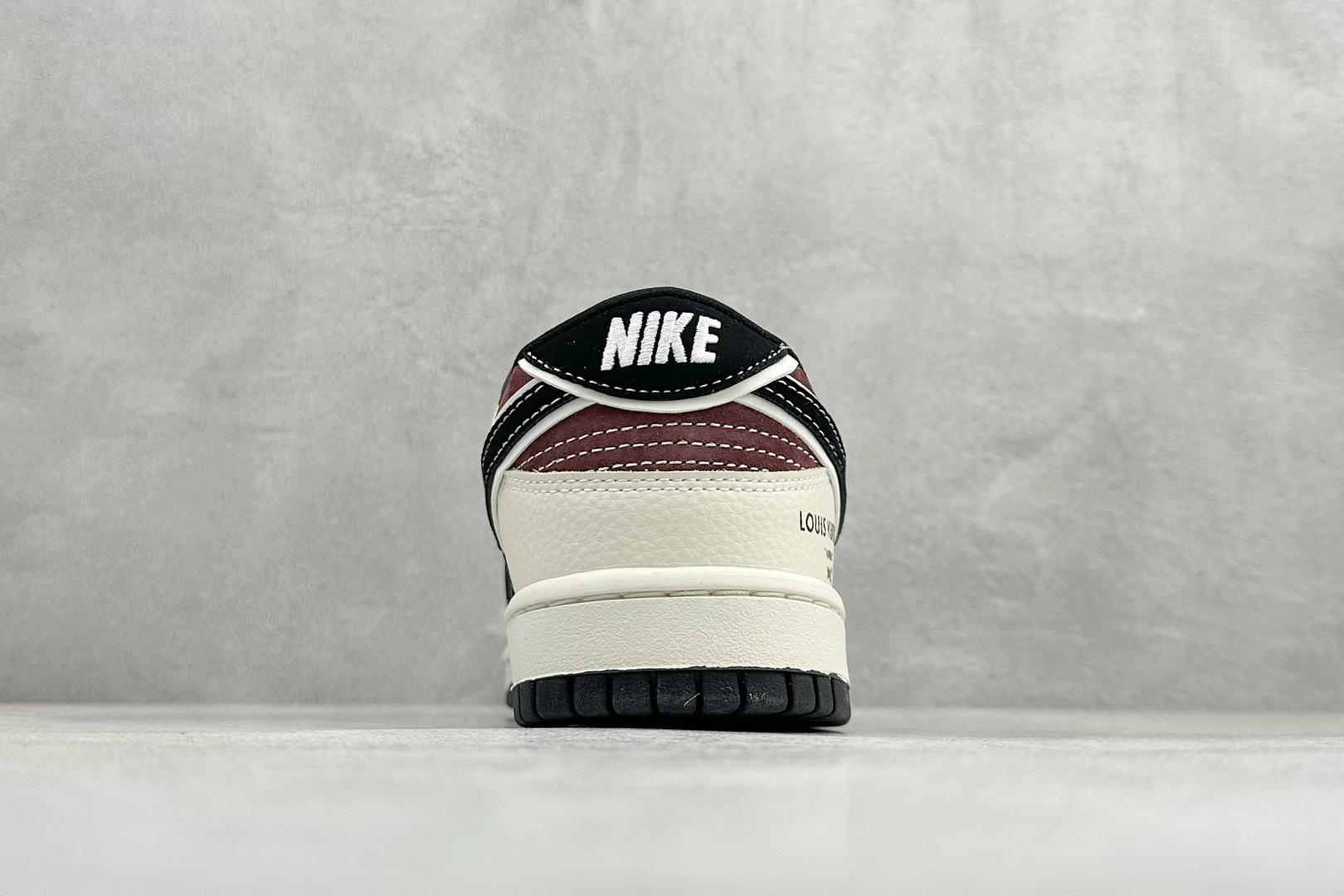 Nike SB Dunk Low“ LV联名—米黑棕印花” 周年高端定制 低帮休闲板鞋 MN1688-105