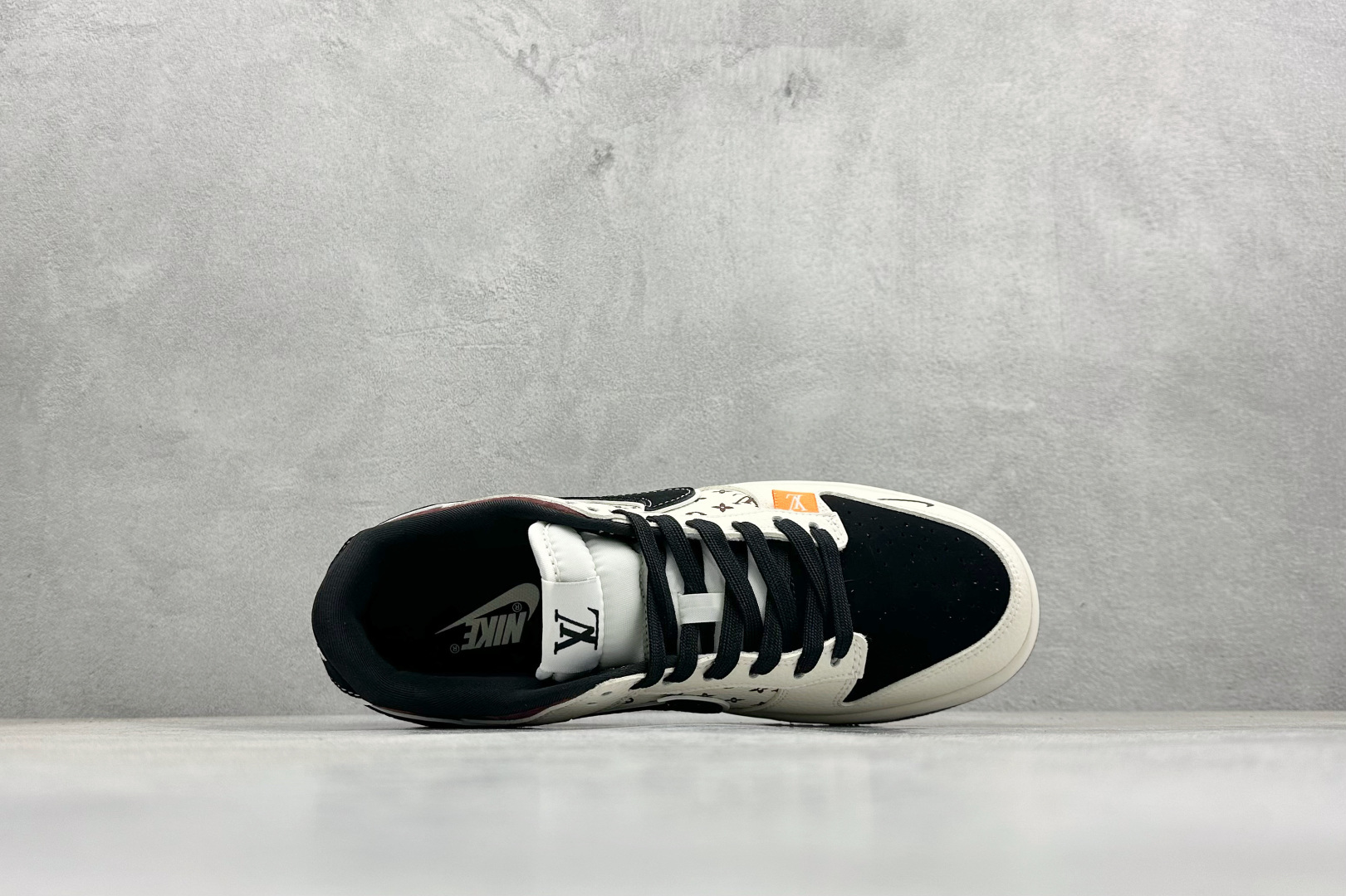 Nike SB Dunk Low“ LV联名—米黑棕印花” 周年高端定制 低帮休闲板鞋 MN1688-105