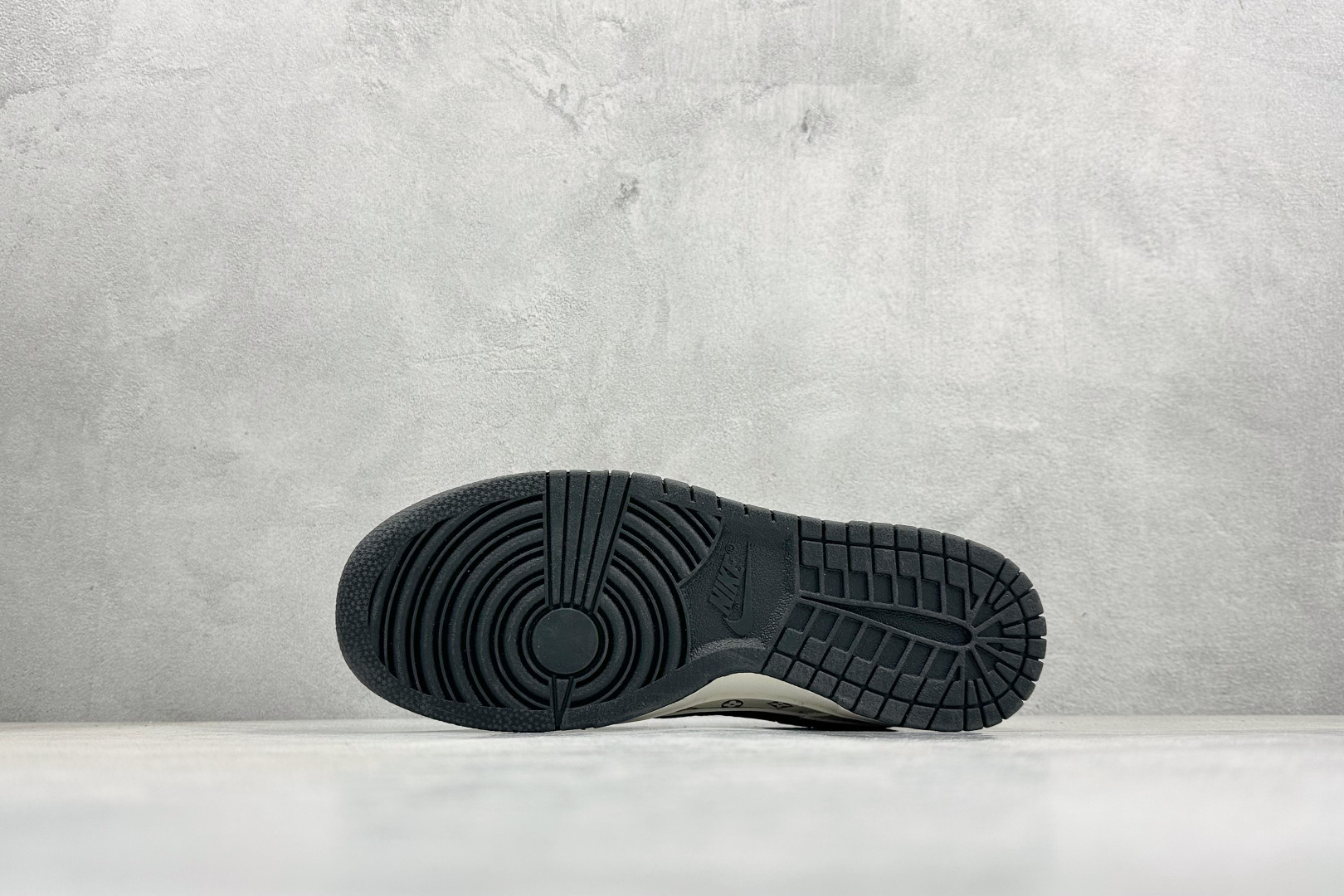 Nike SB Dunk Low“ LV联名—米黑棕印花” 周年高端定制 低帮休闲板鞋 MN1688-105