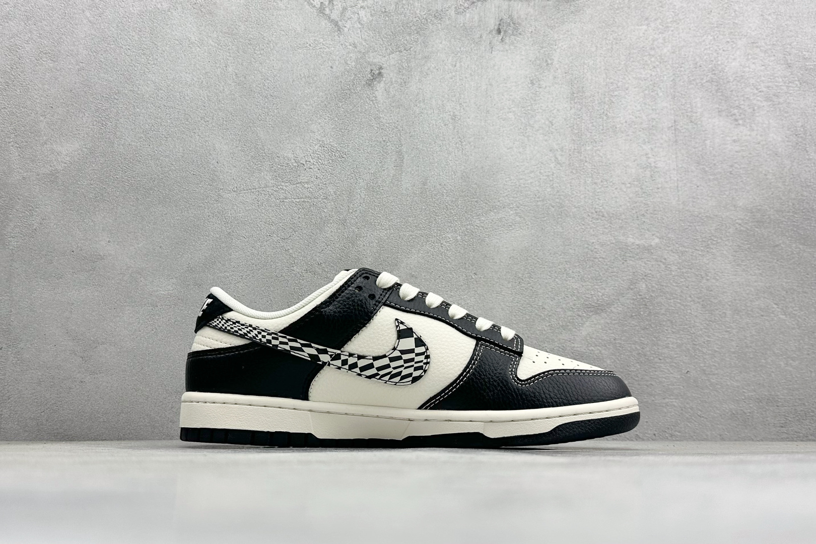 Nike SB Dunk Low “斯图西联名——米黑创意勾” 高端定制 低帮休闲板鞋 QW5836-029