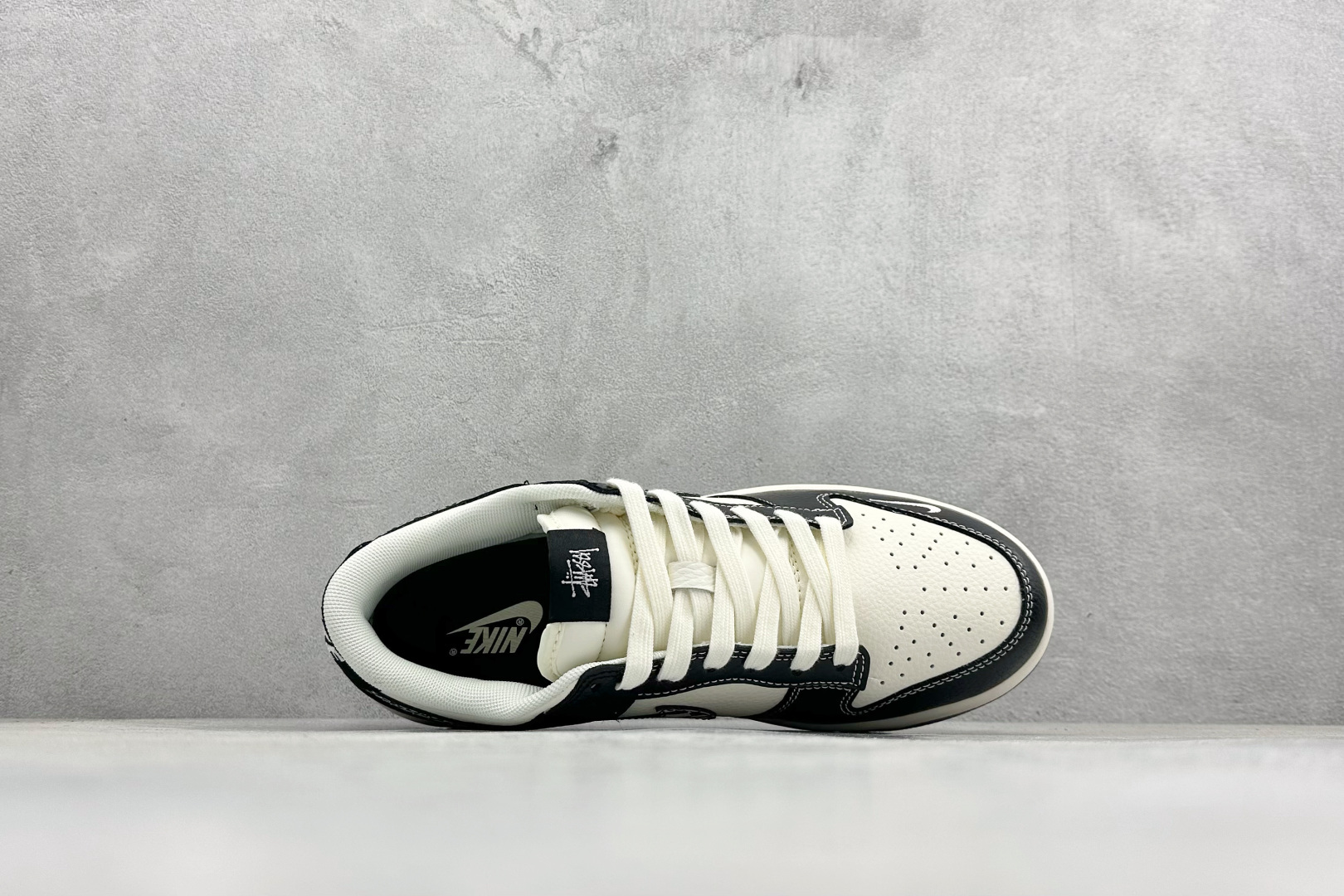 Nike SB Dunk Low “斯图西联名——米黑创意勾” 高端定制 低帮休闲板鞋 QW5836-029