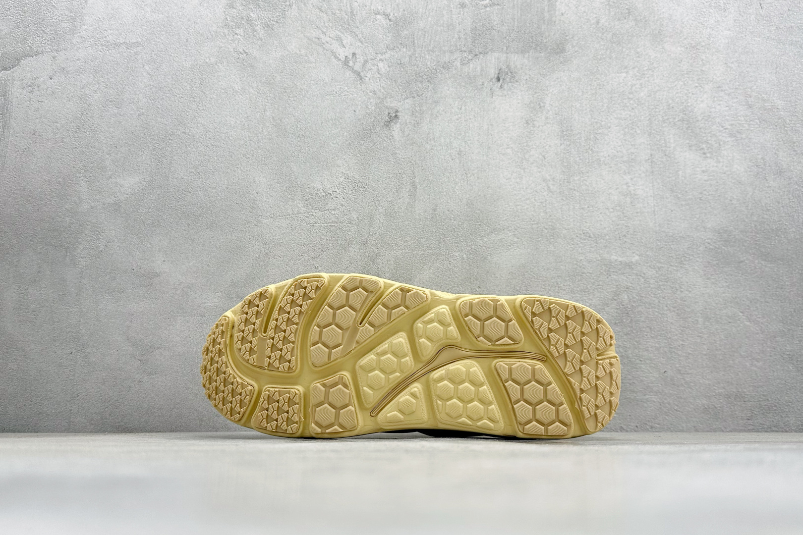 MARNI x Hoka One One Bondi B3LS 黄色 跨界联名低帮户外越野面包跑步鞋 1170631-STRW