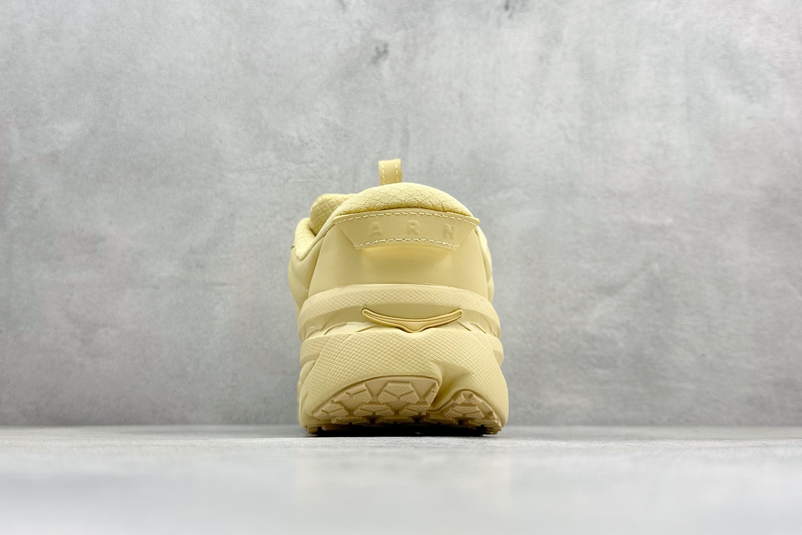 MARNI x Hoka One One Bondi B3LS 黄色 跨界联名低帮户外越野面包跑步鞋 1170631-STRW