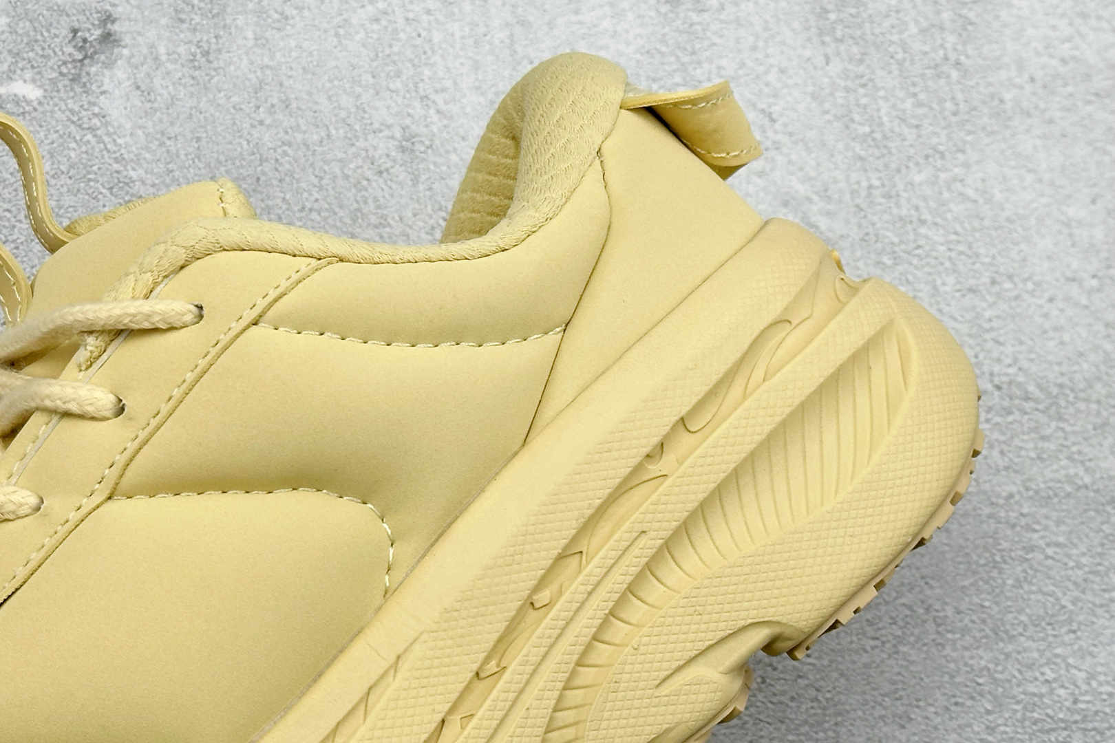 MARNI x Hoka One One Bondi B3LS 黄色 跨界联名低帮户外越野面包跑步鞋 1170631-STRW