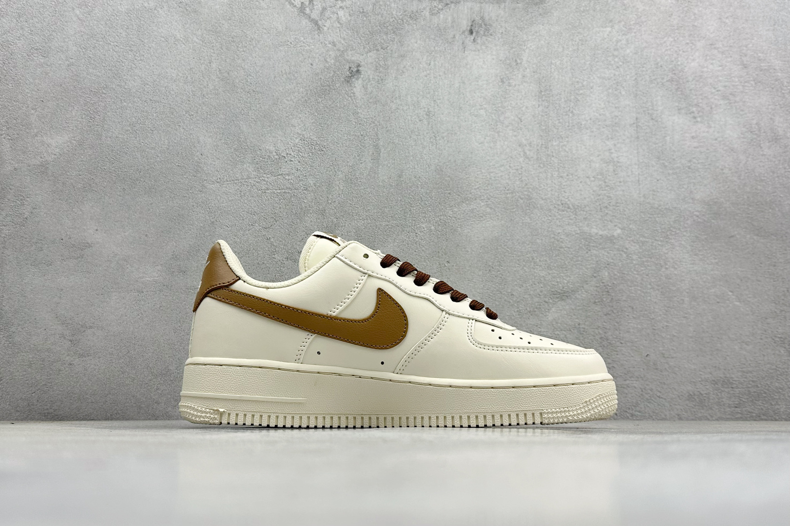SC版Nike Air Force 1'07 Low 奶咖白棕三小勾 空军一号低帮休闲板鞋 NH0601-584