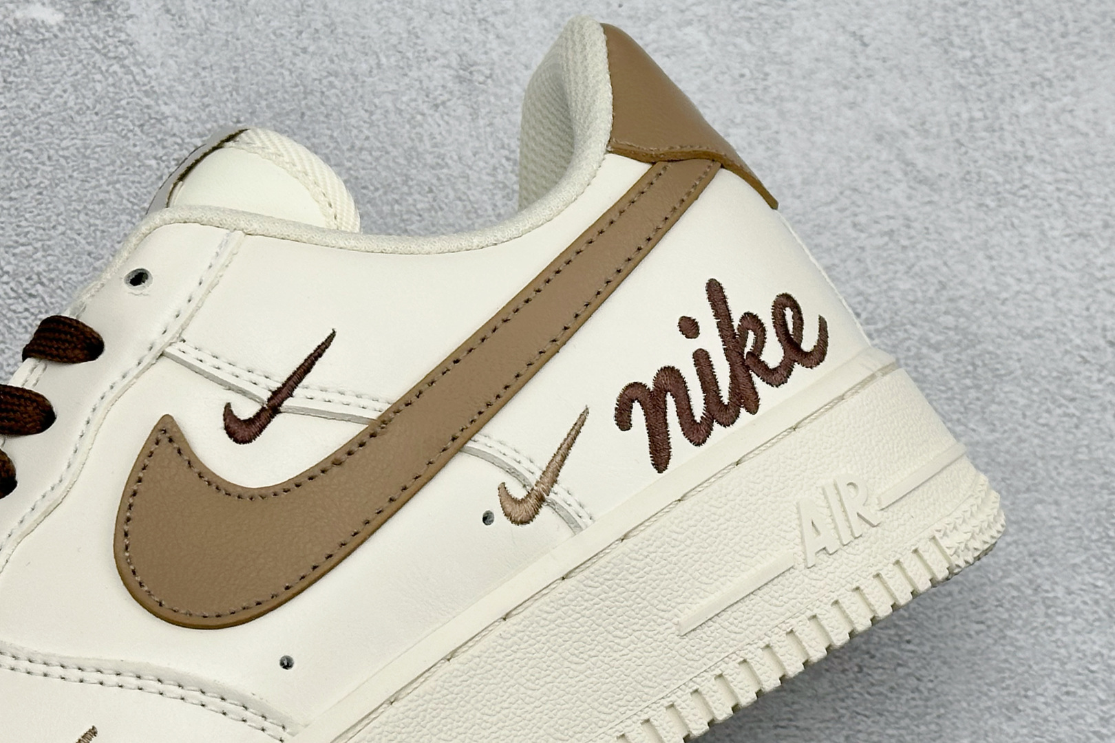 SC版Nike Air Force 1'07 Low 奶咖白棕三小勾 空军一号低帮休闲板鞋 NH0601-584
