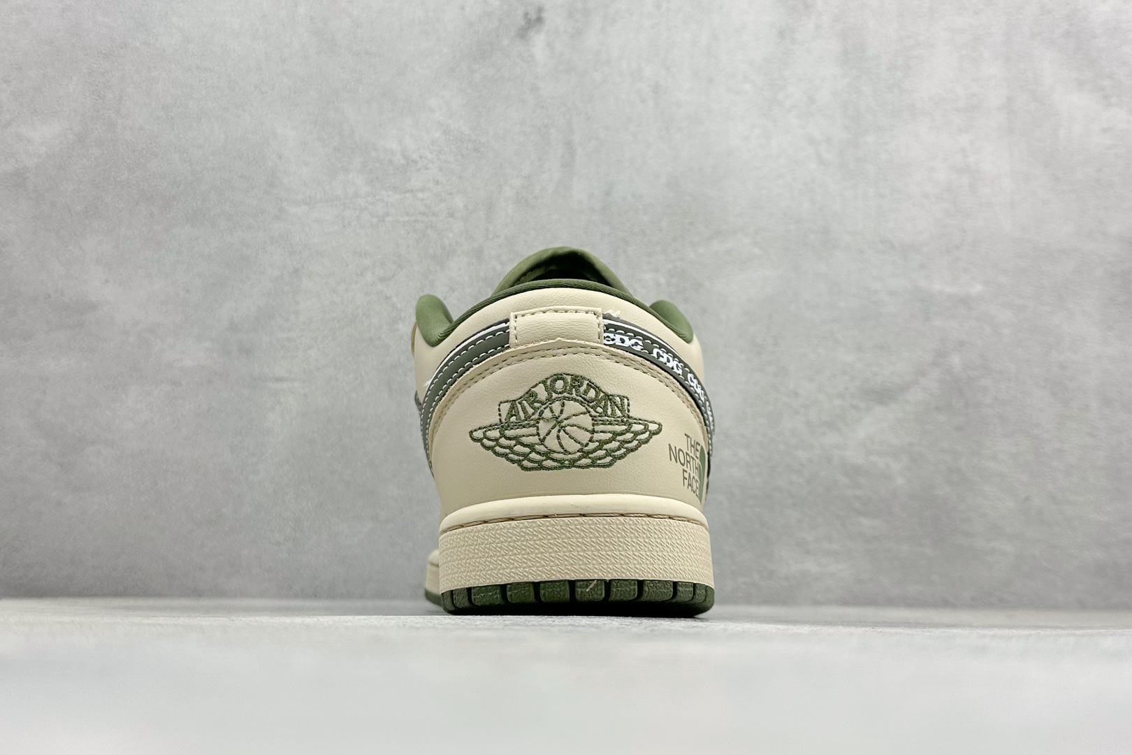 XC版Air Jordan 1 Low x 北面 x CDG 联名 野性与潮流的碰撞 QG1988-017