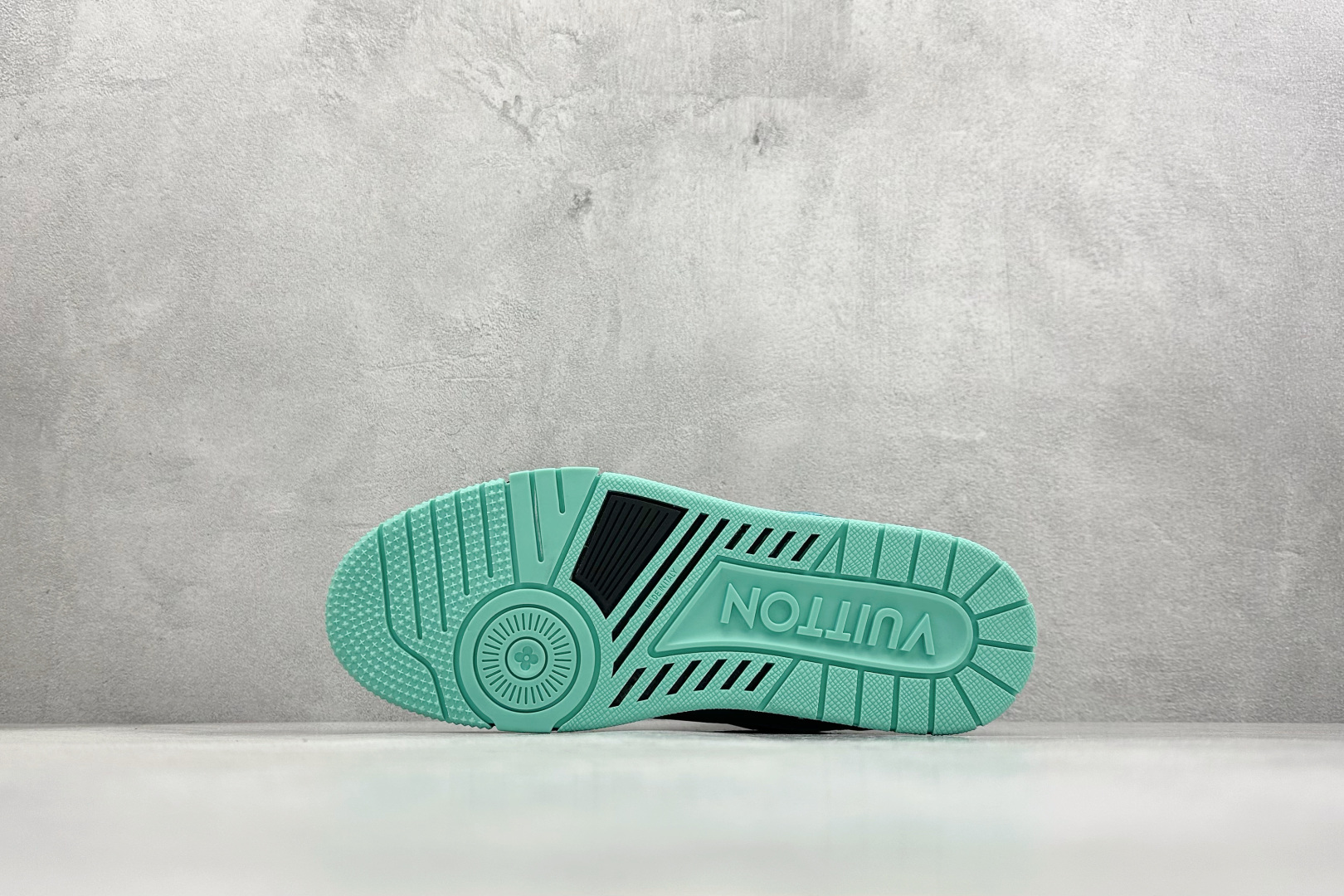 YS纯原LOUIS VUITTTrainer 牛皮革 鳄鱼皮 系带平跟 低帮 板鞋 男款 蓝黑色