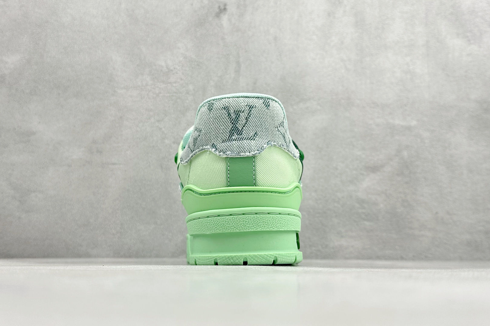 YS纯原LOUIS VUITTTrainer 渐变鞋带 漂白丹宁布 低帮板鞋 绿色