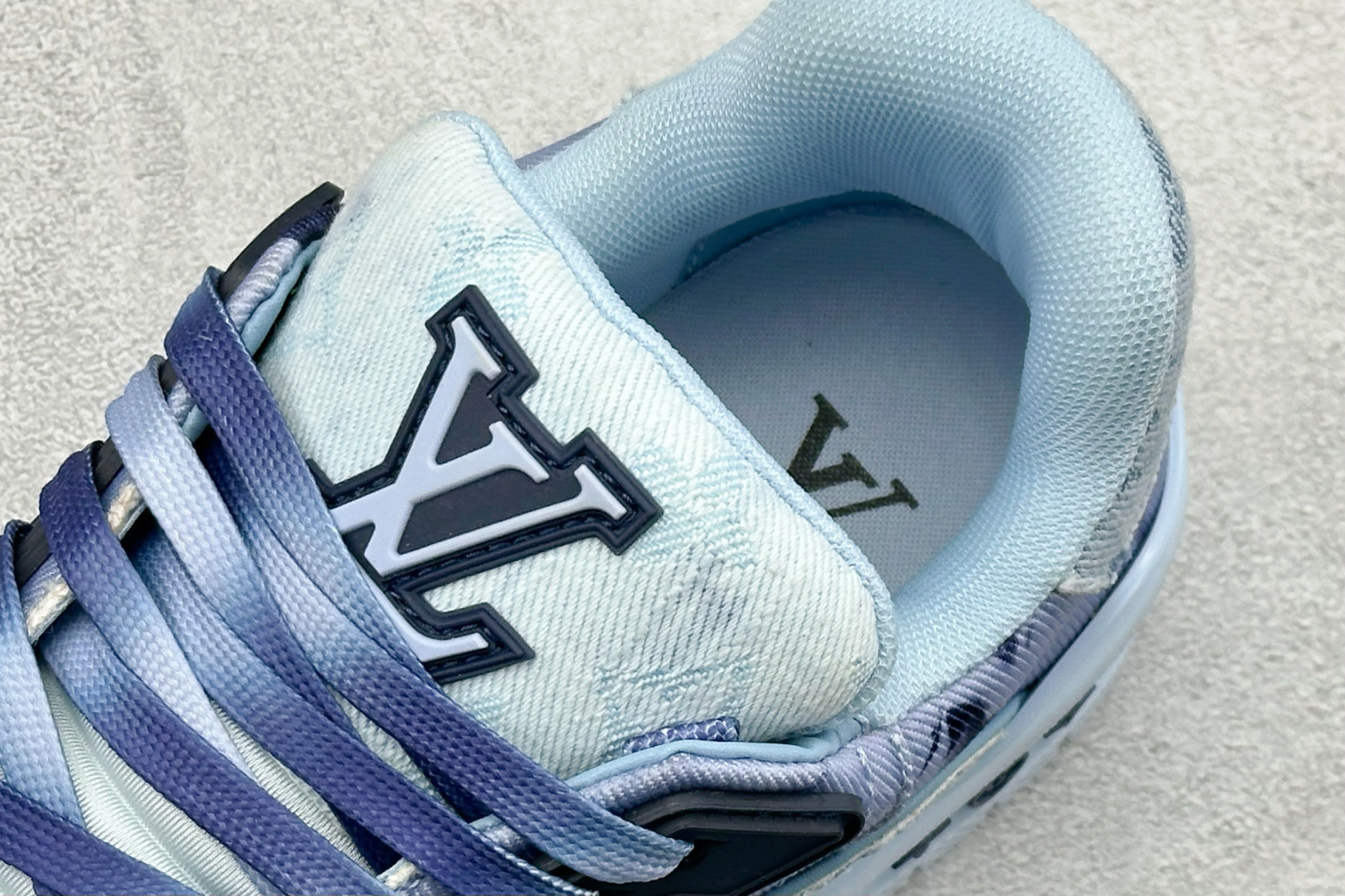 YS纯原LOUIS VUITTTrainer 圆头拼接系带 板鞋 男款 牛仔蓝色