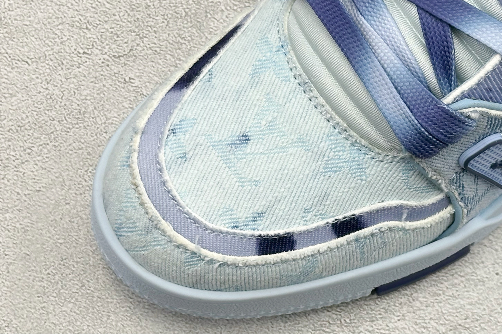 YS纯原LOUIS VUITTTrainer 圆头拼接系带 板鞋 男款 牛仔蓝色