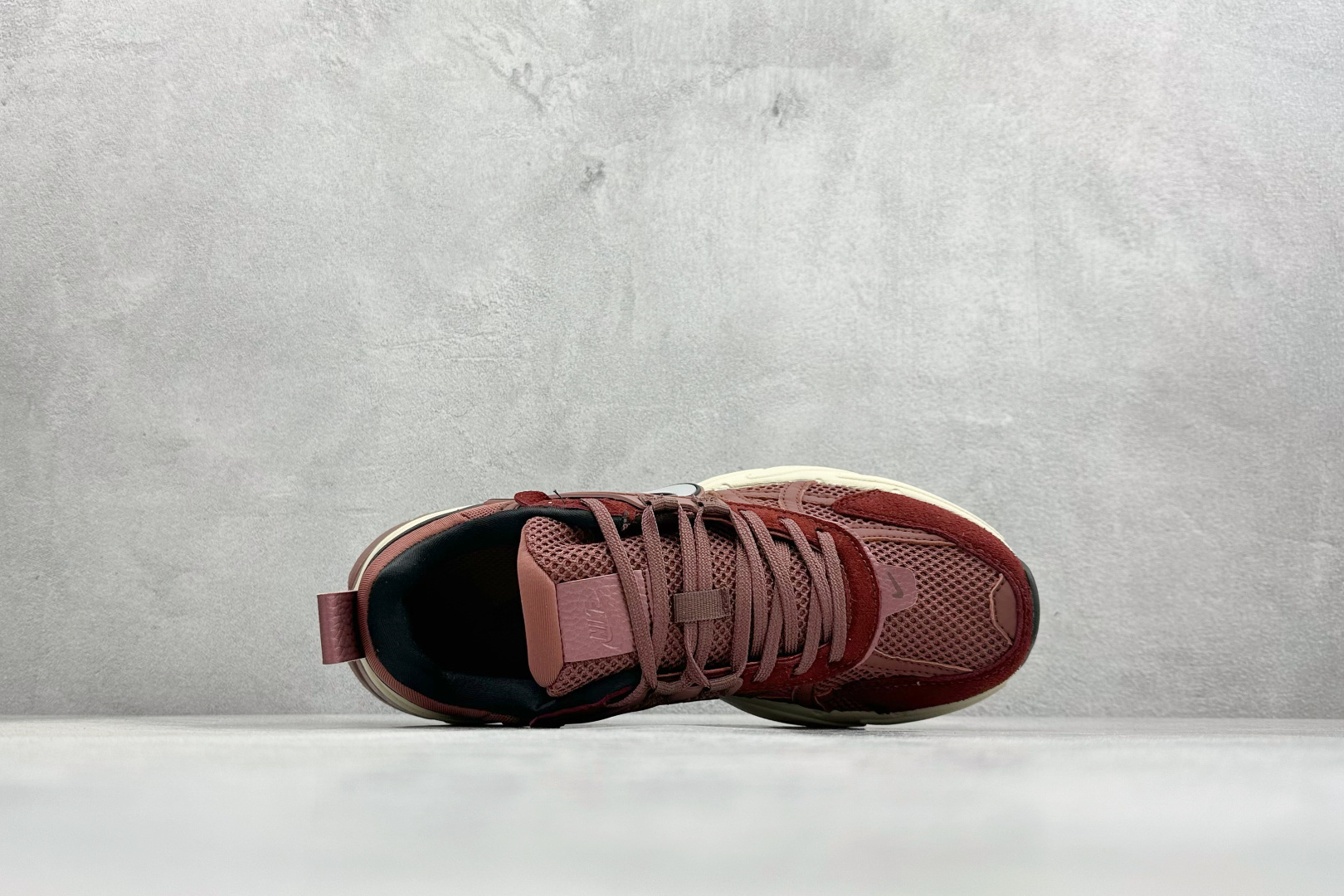 Nike V2K Run 减震防滑复古低帮跑步鞋 FN6703-201-莆田鞋,莆田鞋货源,高仿鞋,高仿鞋货源,安福档口,莆田高仿鞋,莆田鞋批发,高仿鞋批发,莆田高仿运动鞋,高仿运动鞋,莆田运动鞋 Nike V2K Run 减震防滑复古低帮跑步鞋 FN6703-201