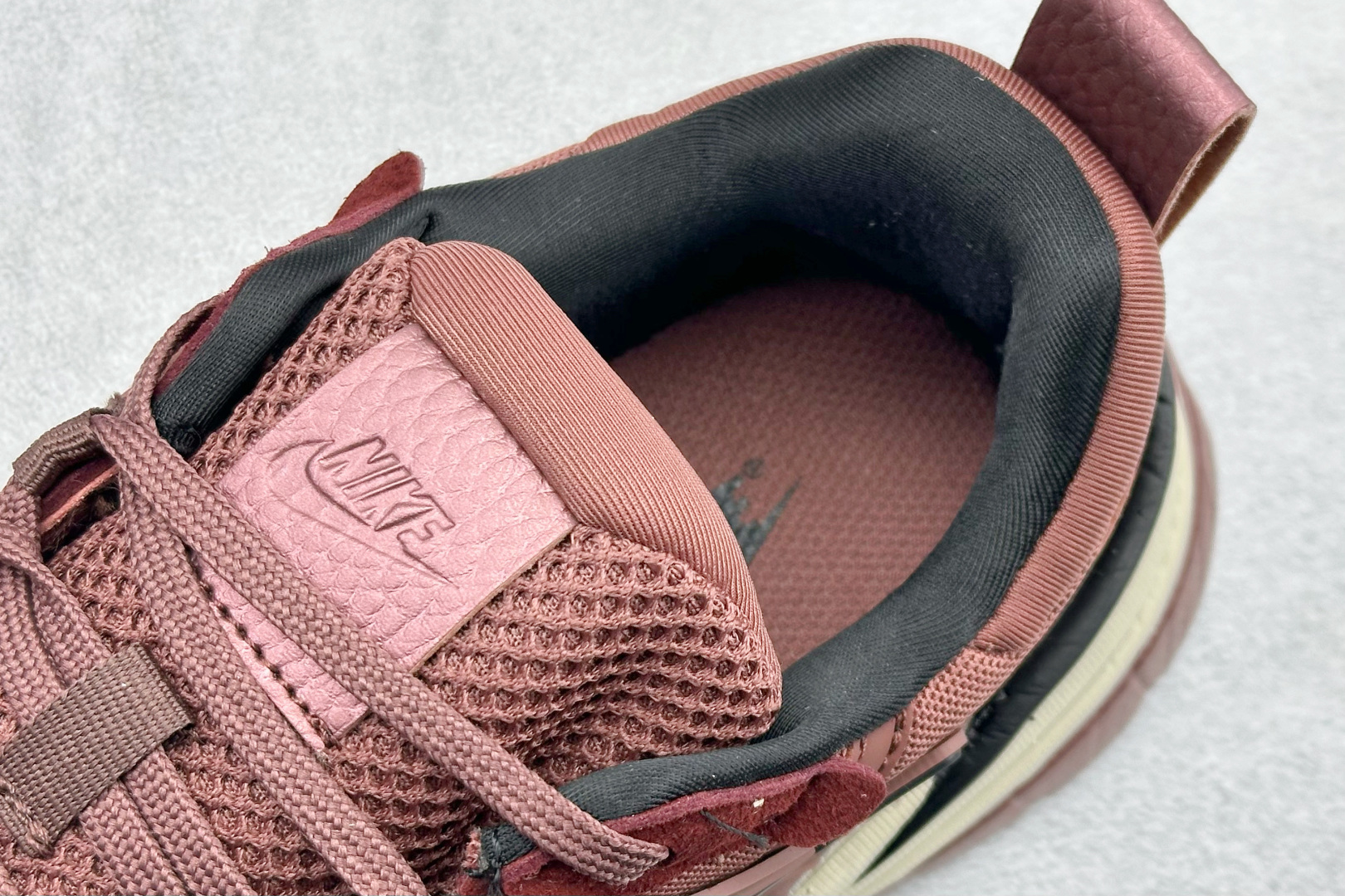 Nike V2K Run 减震防滑复古低帮跑步鞋 FN6703-201-莆田鞋,莆田鞋货源,高仿鞋,高仿鞋货源,安福档口,莆田高仿鞋,莆田鞋批发,高仿鞋批发,莆田高仿运动鞋,高仿运动鞋,莆田运动鞋 Nike V2K Run 减震防滑复古低帮跑步鞋 FN6703-201