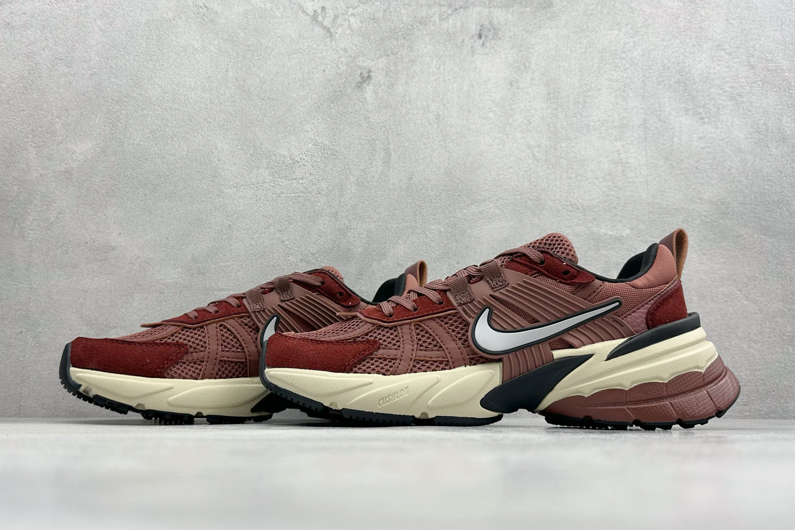 Nike V2K Run 减震防滑复古低帮跑步鞋 FN6703-201-莆田鞋,莆田鞋货源,高仿鞋,高仿鞋货源,安福档口,莆田高仿鞋,莆田鞋批发,高仿鞋批发,莆田高仿运动鞋,高仿运动鞋,莆田运动鞋 Nike V2K Run 减震防滑复古低帮跑步鞋 FN6703-201