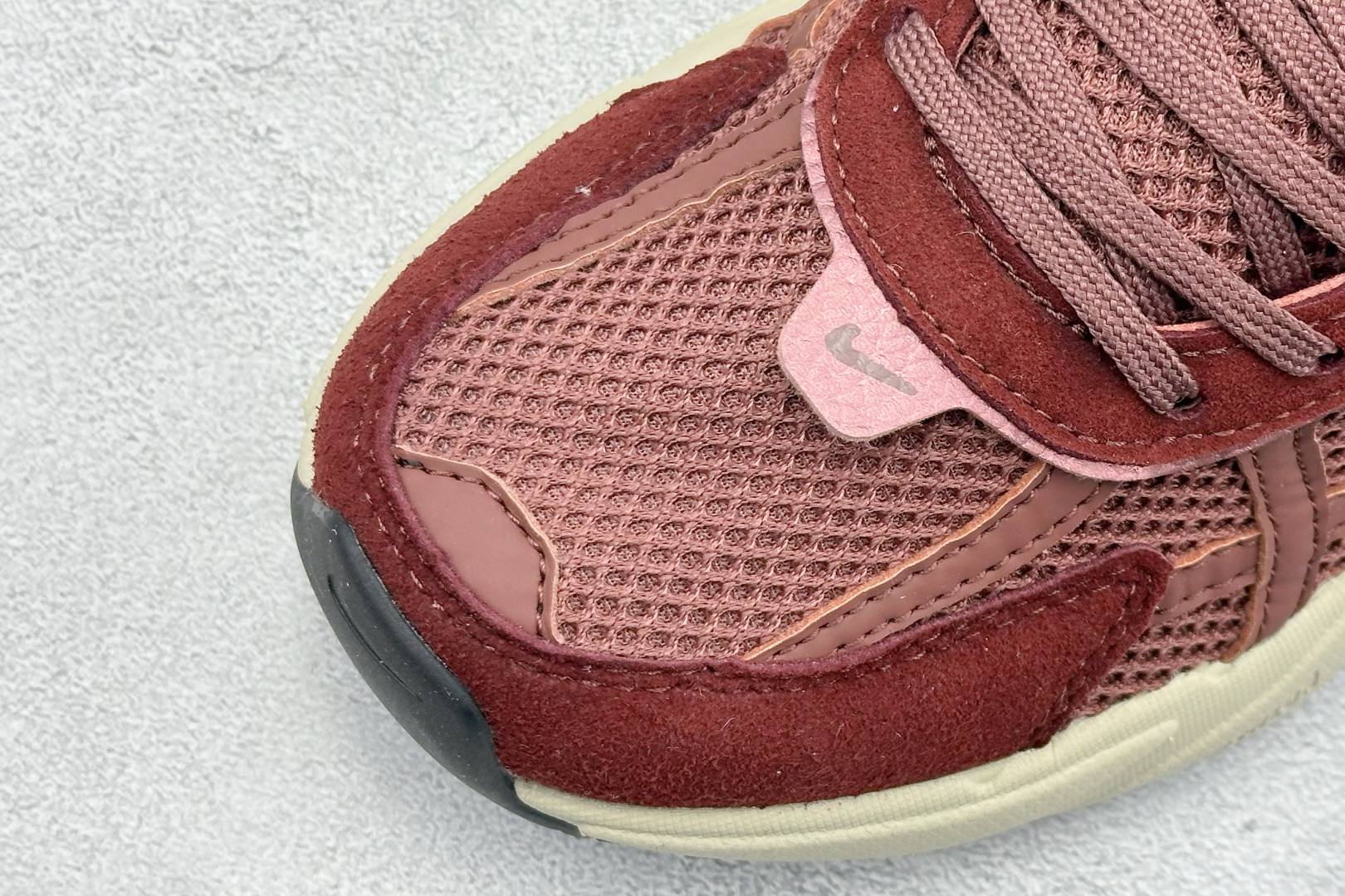 Nike V2K Run 减震防滑复古低帮跑步鞋 FN6703-201-莆田鞋,莆田鞋货源,高仿鞋,高仿鞋货源,安福档口,莆田高仿鞋,莆田鞋批发,高仿鞋批发,莆田高仿运动鞋,高仿运动鞋,莆田运动鞋 Nike V2K Run 减震防滑复古低帮跑步鞋 FN6703-201