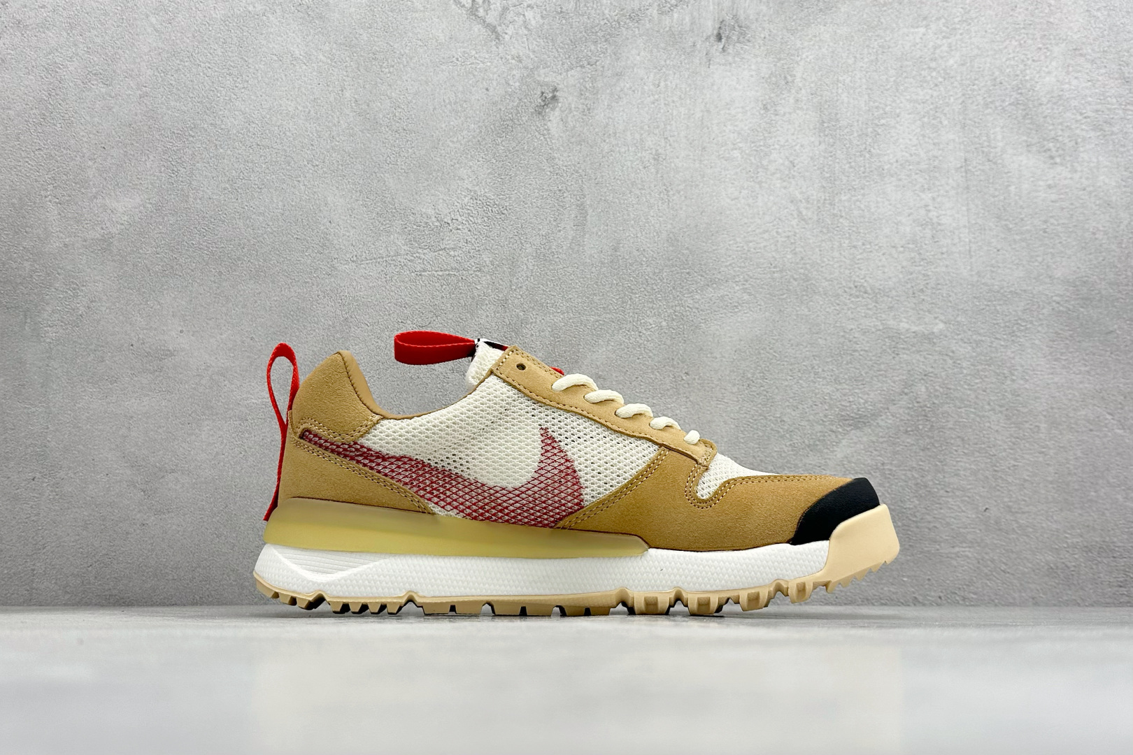 Tom Sachs x NK Craft Mars Yard 2.0 联名宇航员神游太空百搭休闲运动透气慢跑鞋 复古做旧黄红勾 IF2885-100
