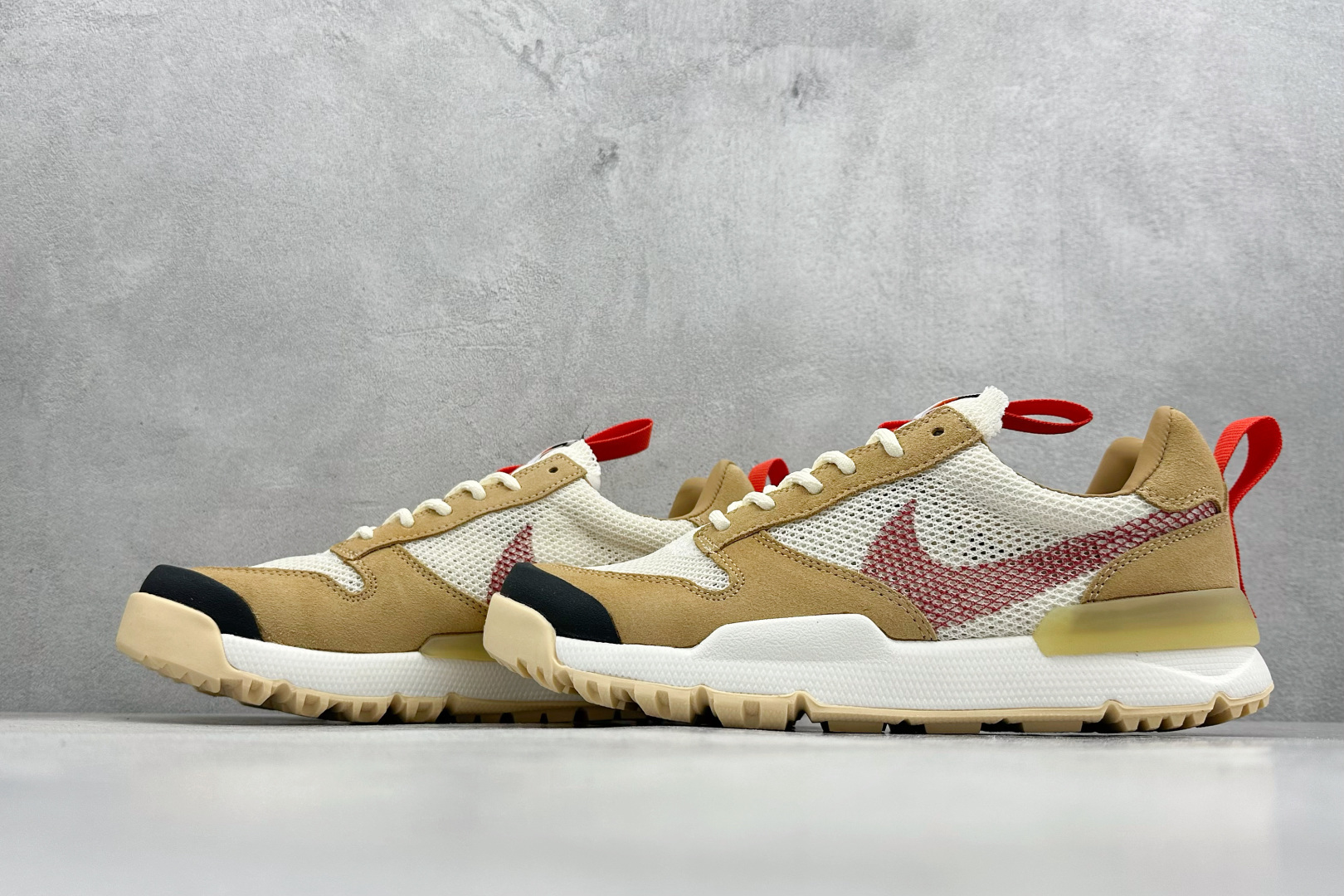 Tom Sachs x NK Craft Mars Yard 2.0 联名宇航员神游太空百搭休闲运动透气慢跑鞋 复古做旧黄红勾 IF2885-100